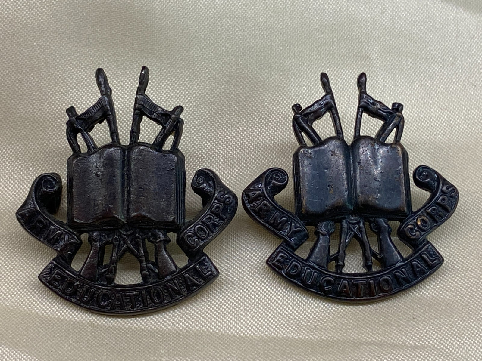 Genuine pair WW1 Army Education Corps Officers Bronze OSD Collar badges w/lugs