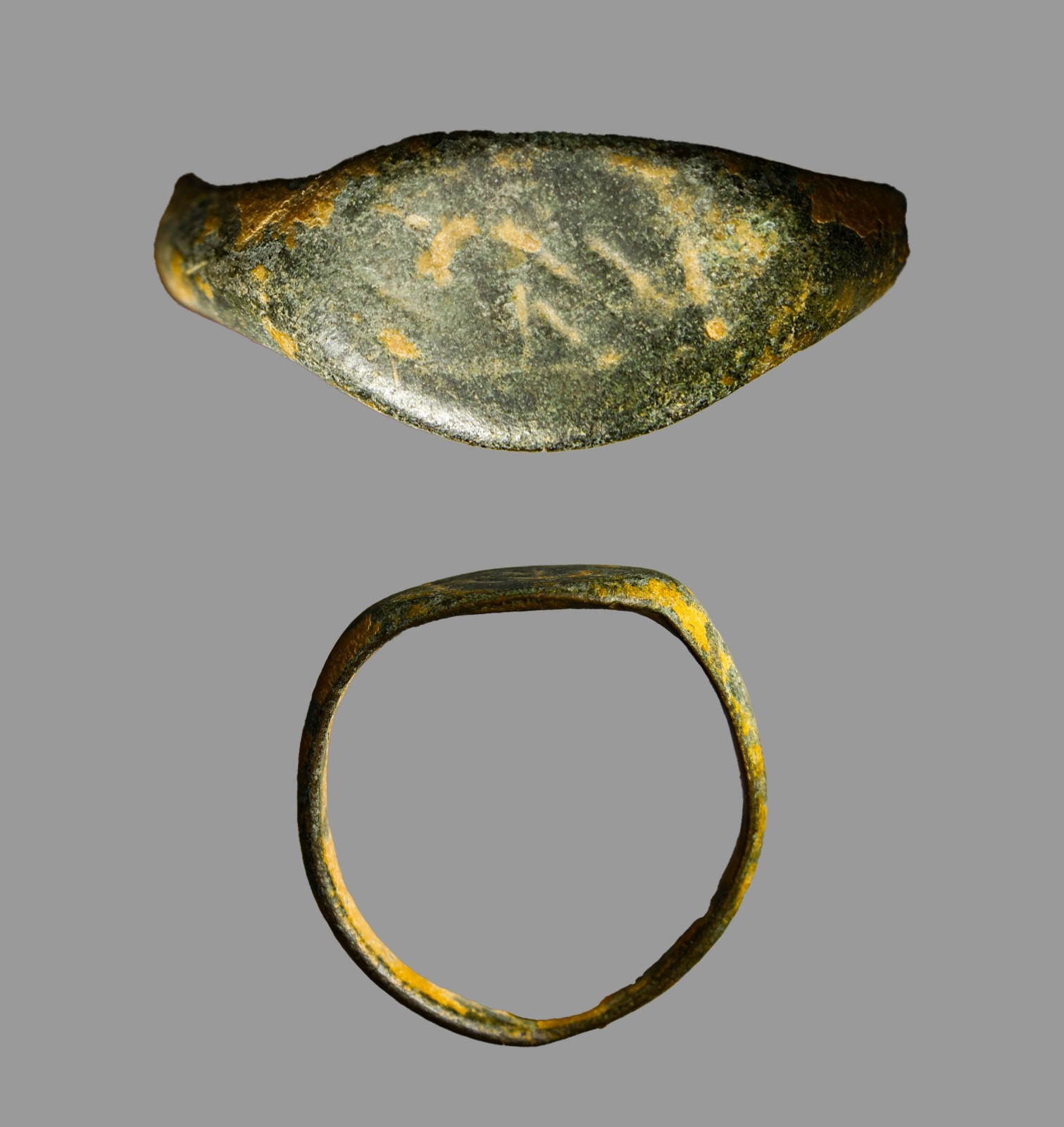 Ancient Judaean / Aramaic Inscribed Bronze Signet Ring Circa 4th–3rd Century BC