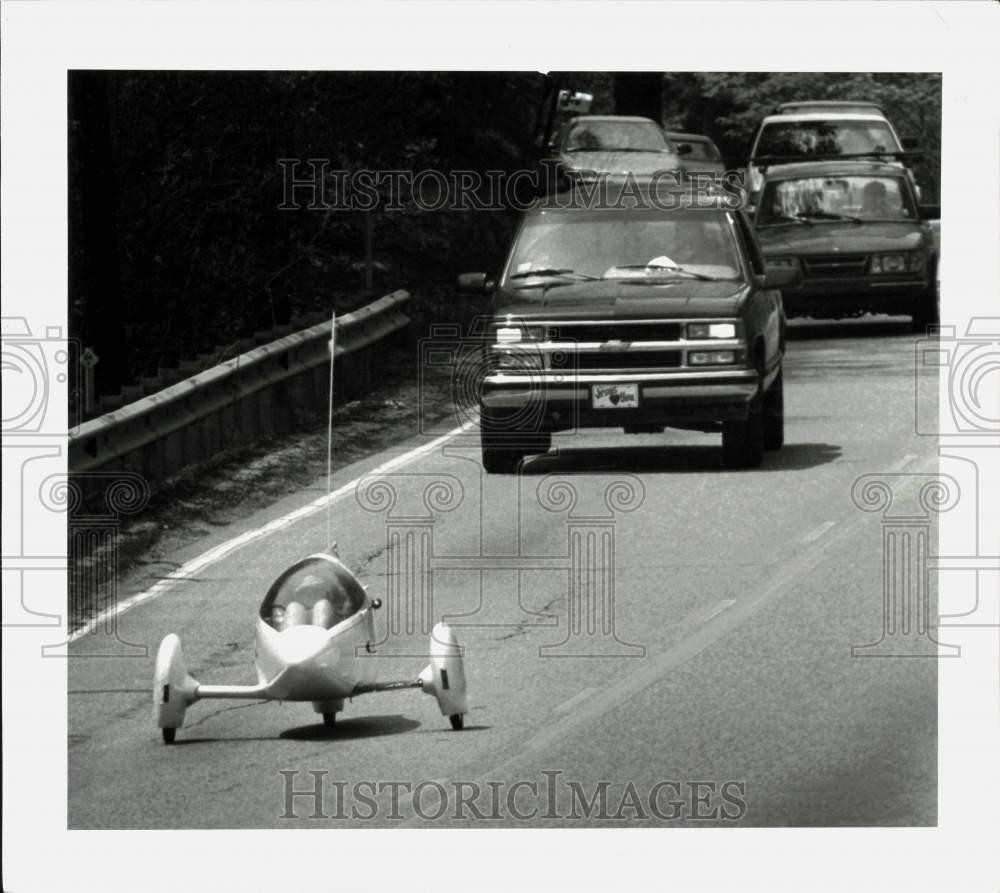 1995 Press Photo American Tour de Sol-Minuteman solar racing vehicle - lrx98367