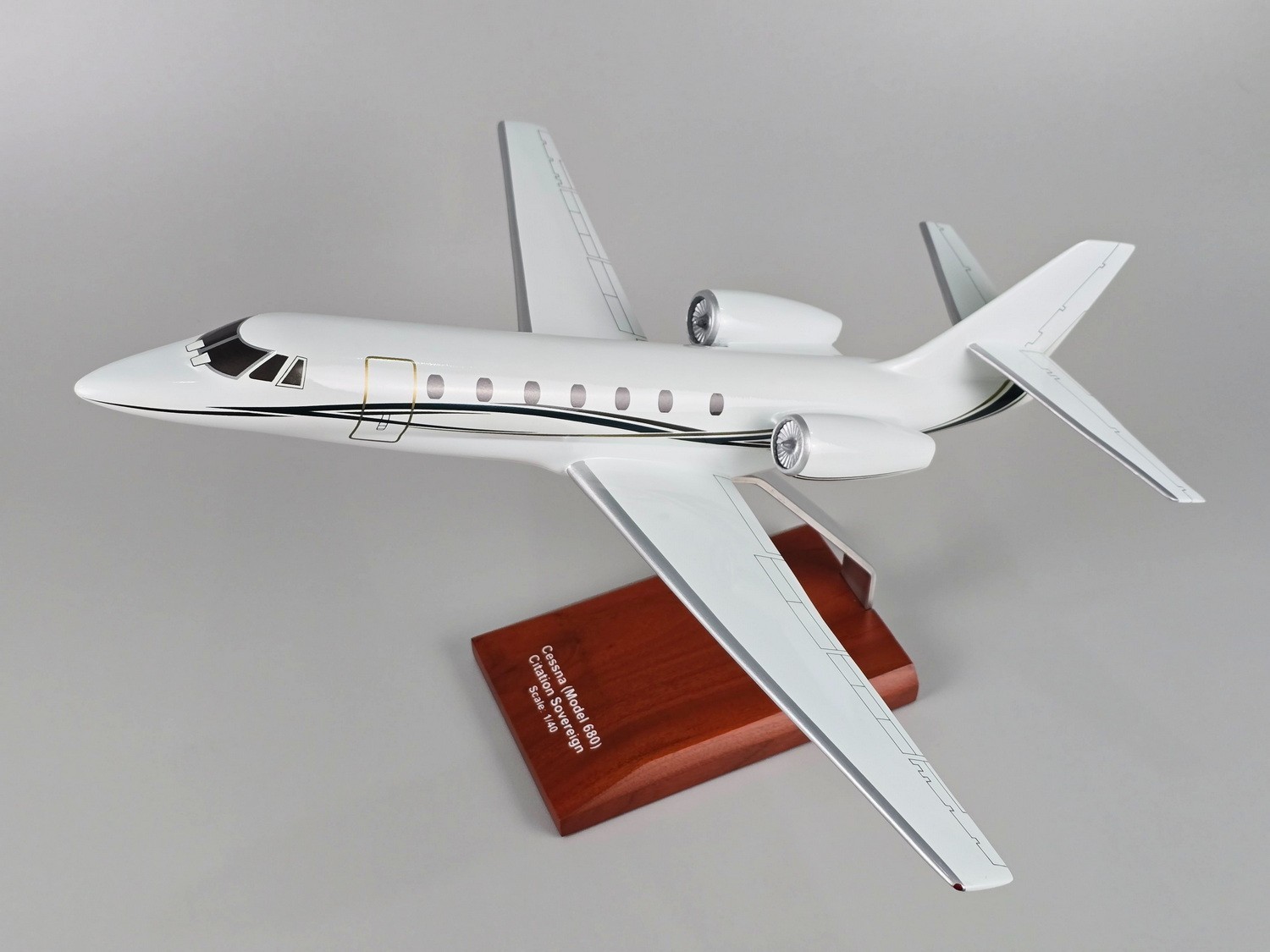 Cessna Sovereign business executive jet aircraft airplane model 1/40