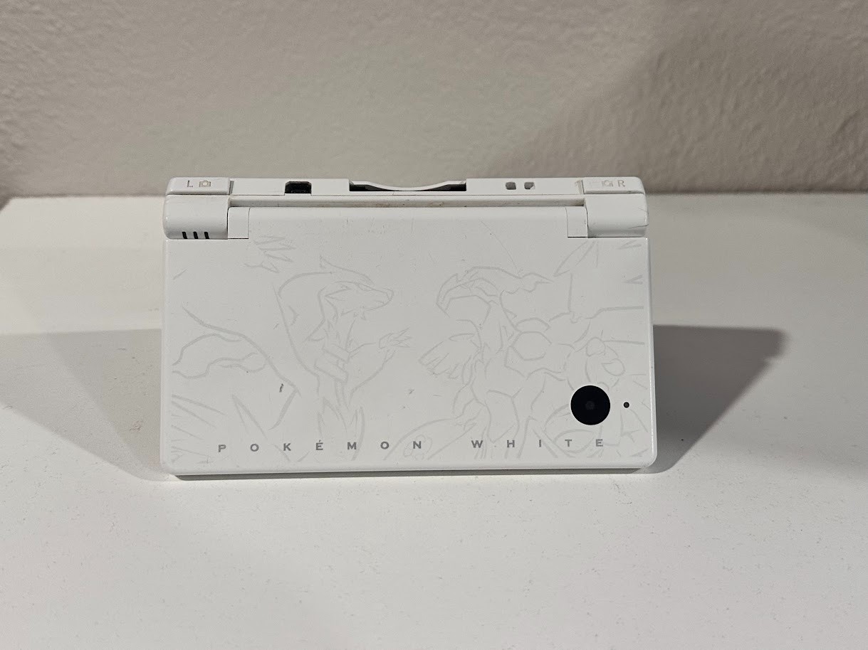 Pokemon Black and White dsi special editon console