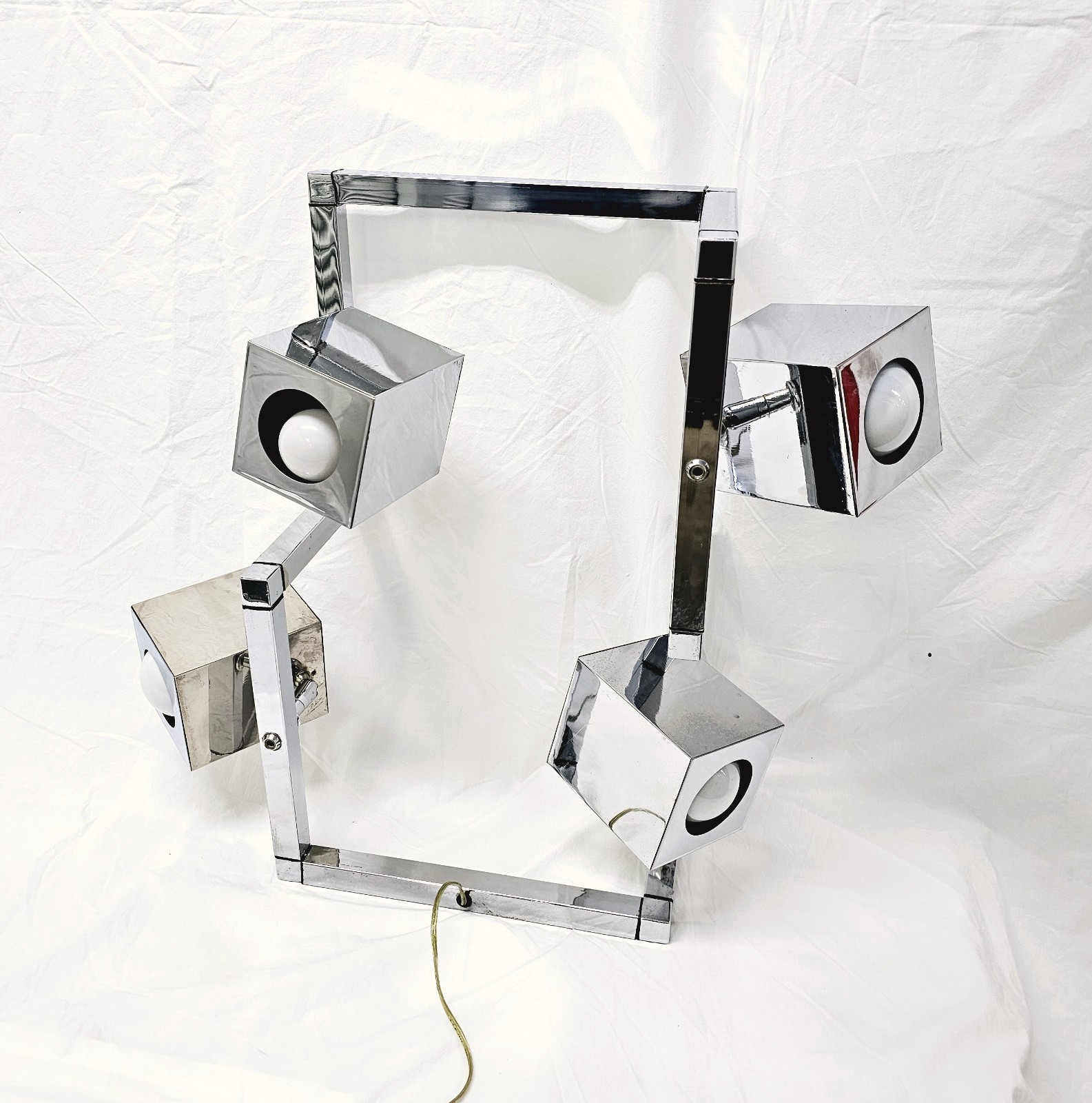 VINTAGE MCM WALL LAMP- 1970s-RARE NICE DESING - CHROME IN GOOD CONDITION 4 LIGH