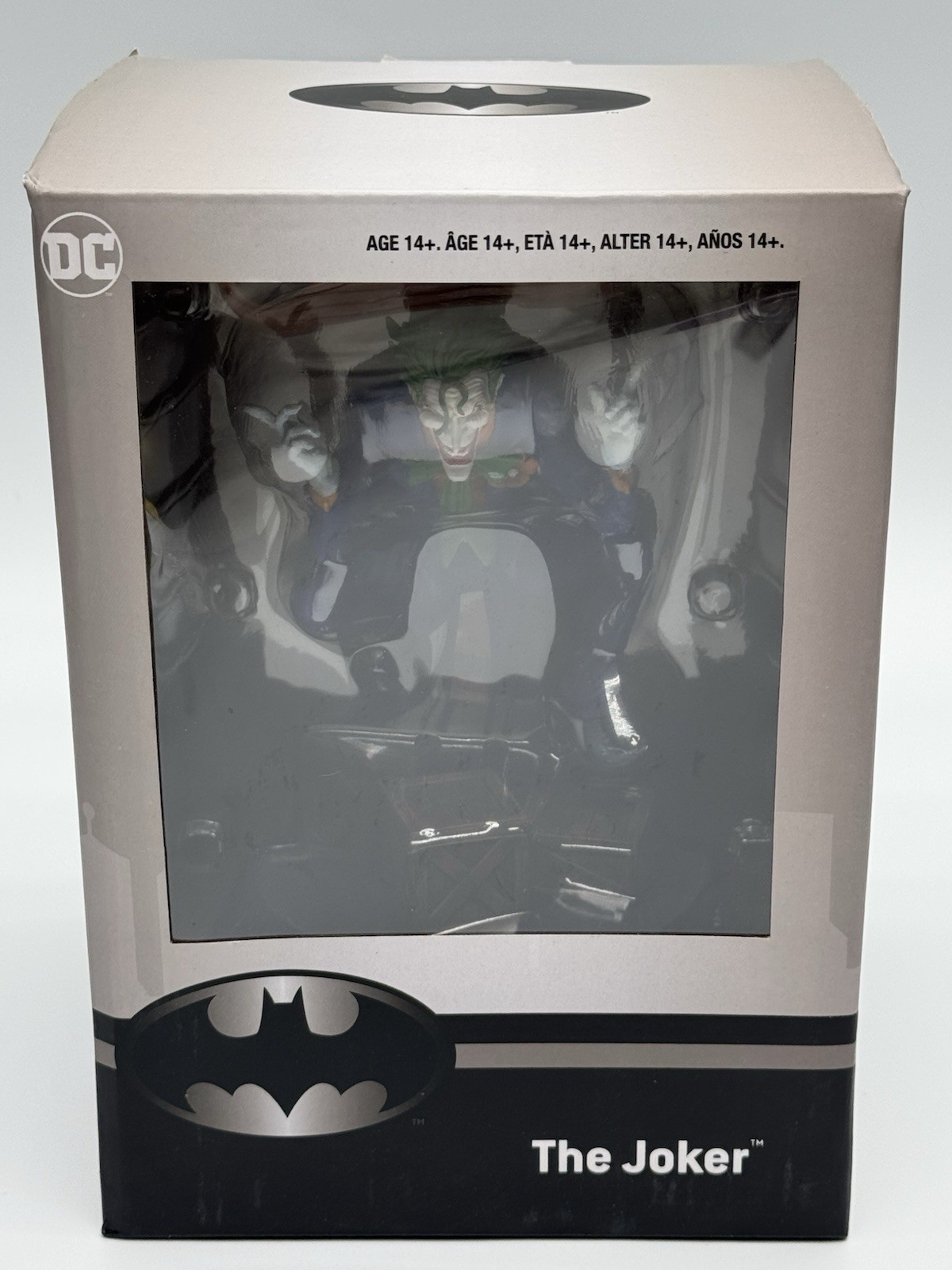 DC Chronicle Collectibles THE JOKER Statue ThinkGeek Gamestop Batman