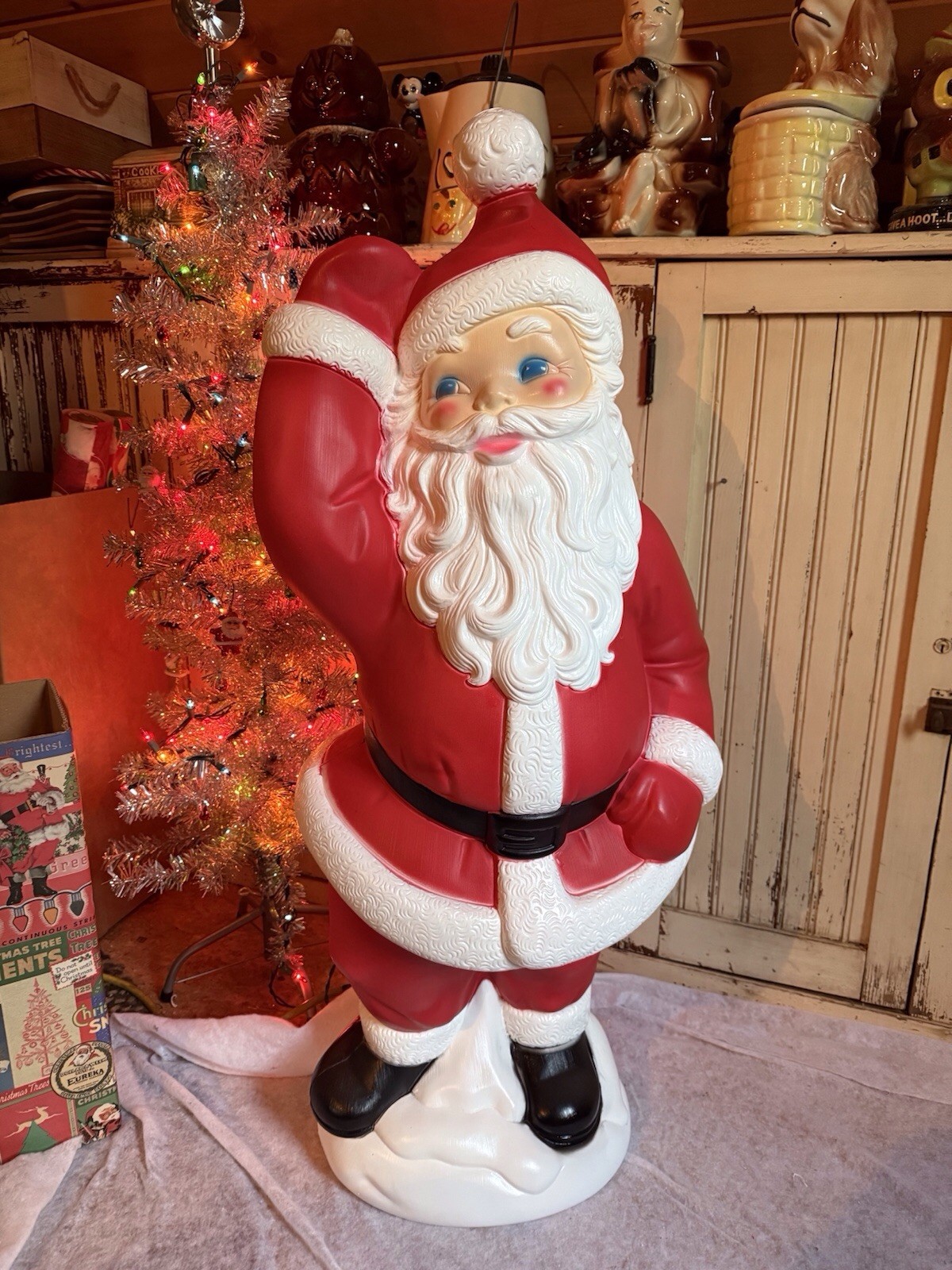 Blow Mold Waving Dancing Santa General Foam Mold Stands 40” Inches Tall