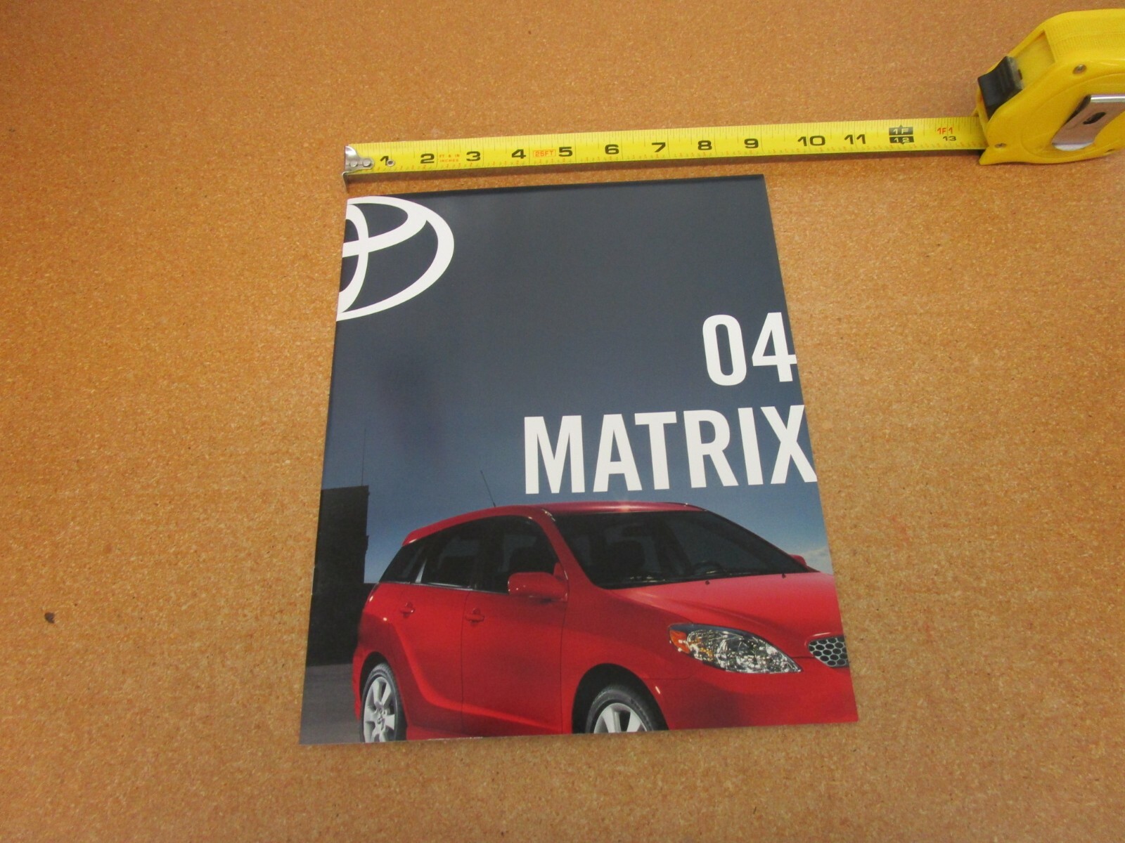 2004 Toyota Matrix XR XRS sales brochure 12 pg literature ORIGINAL