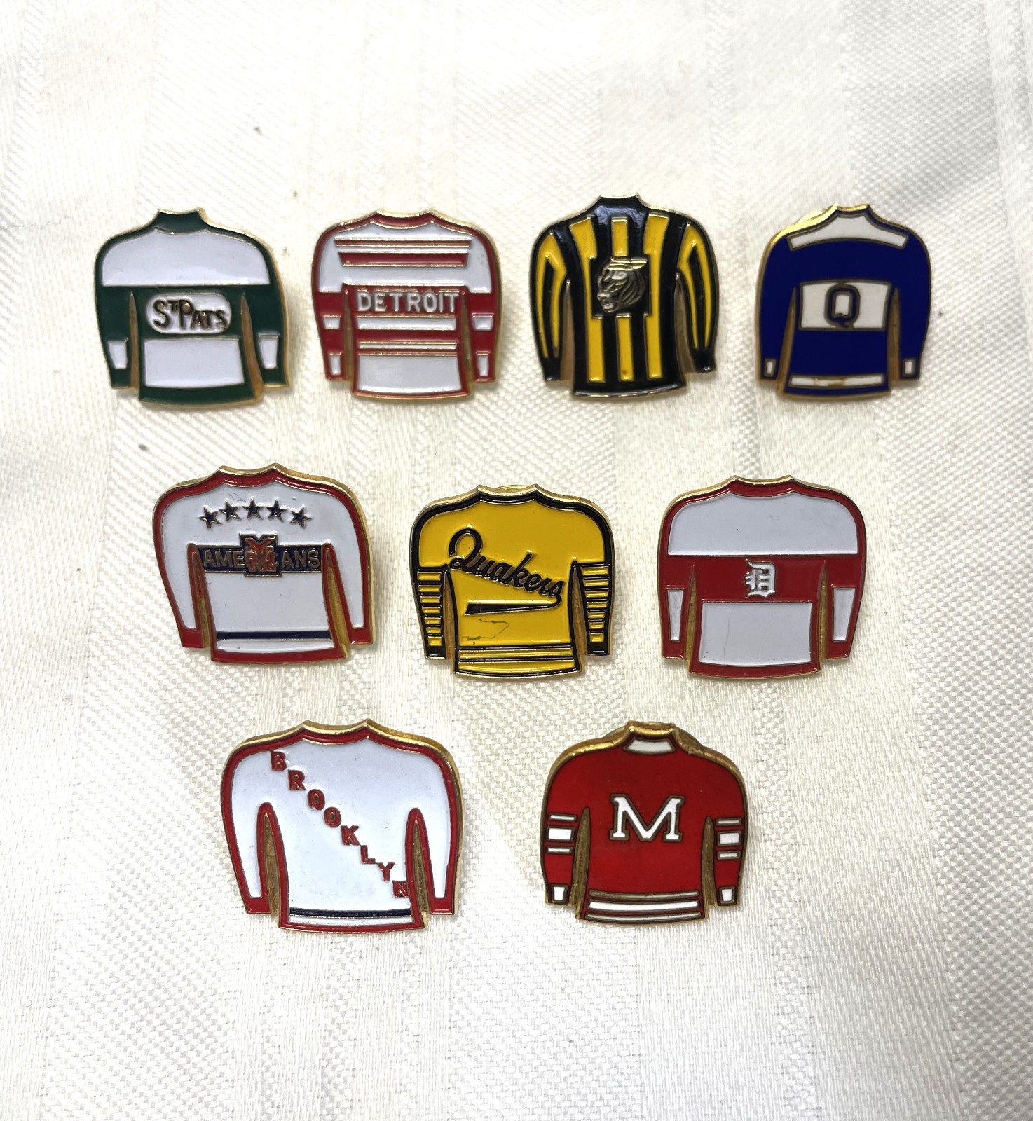 Vintage, Set Of 9 Different NHL Hockey Heritage Jersey\'s, Lapel Pins, Teams 1927