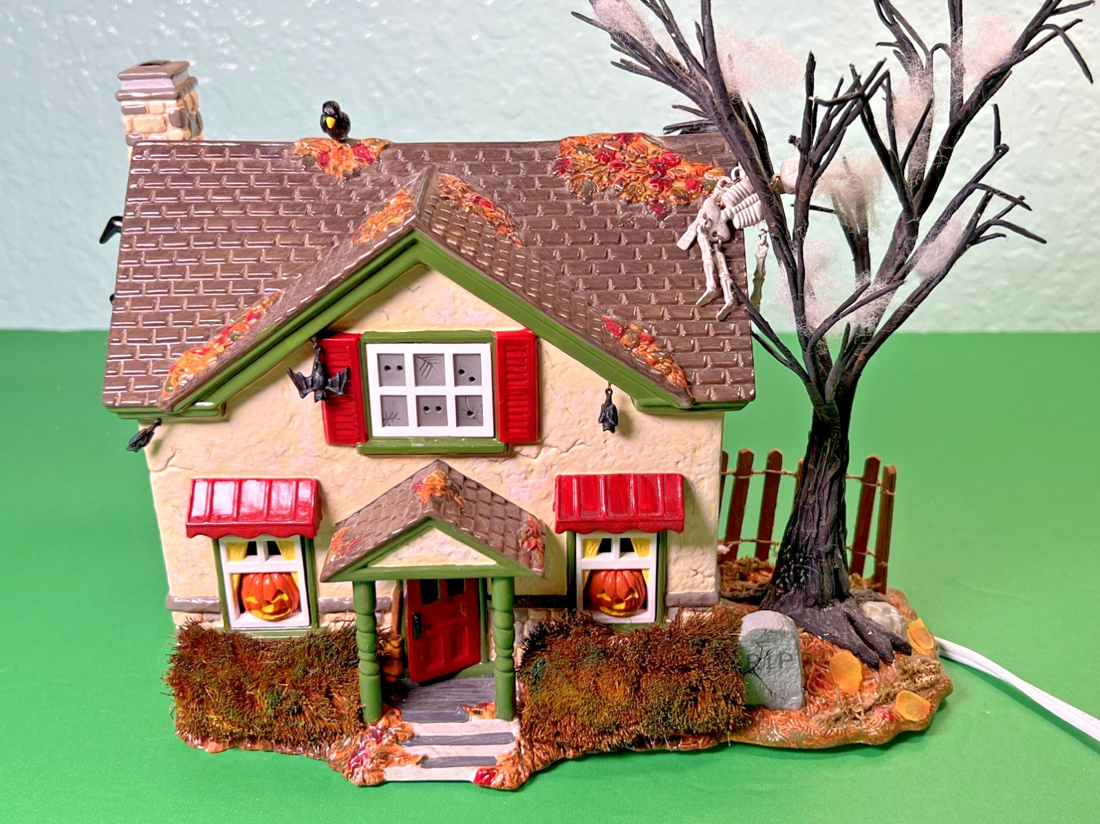 Dept 56 Halloween Village Hauntsburg House 55058 Lighted Works No Box Spooky EUC