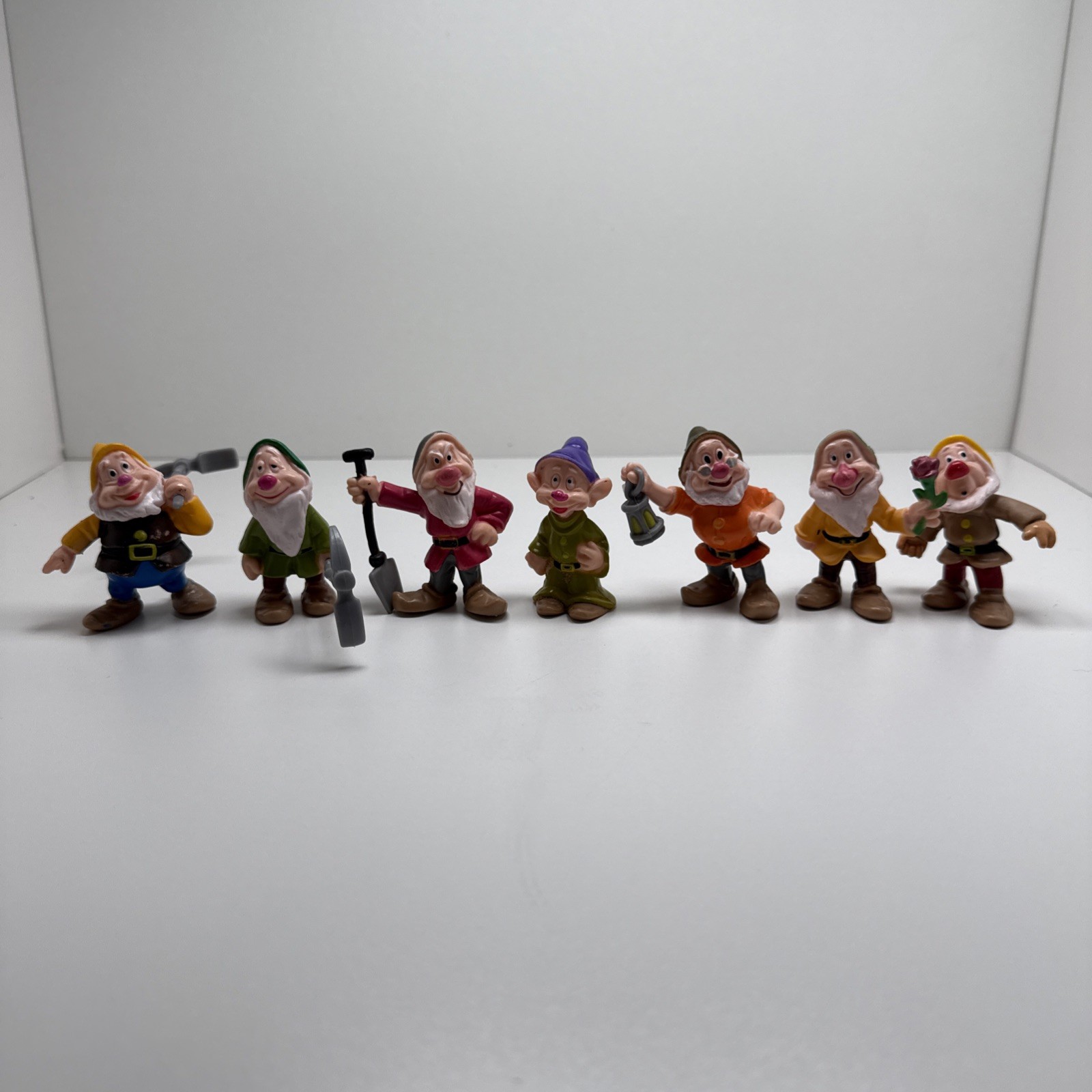 VINTAGE DISNEY Snow White and the 7 Seven Dwarves PVC FIGURES Figurines 2\