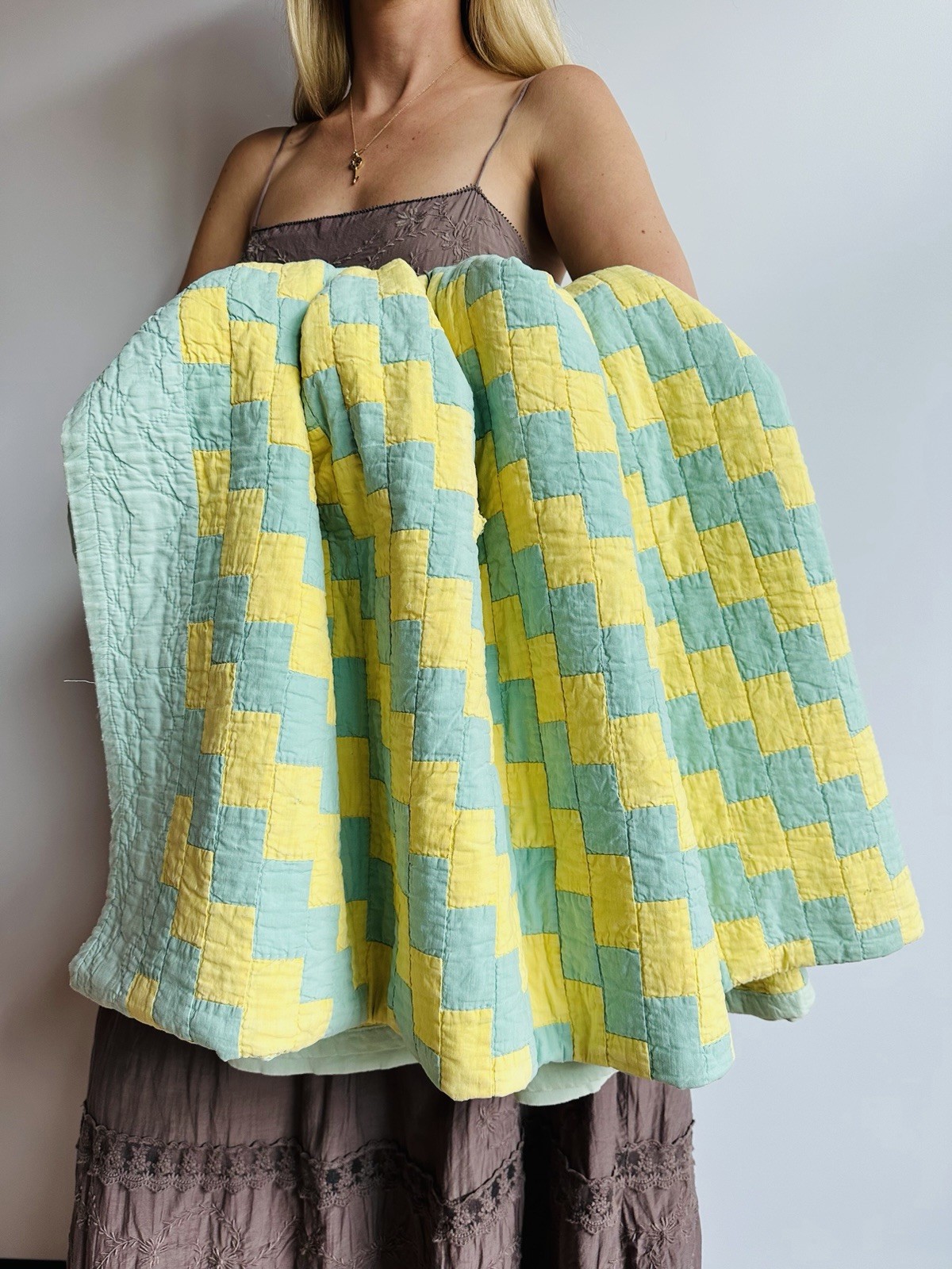 Vintage Handmade 1920s USA Streak of Lightning Quilt 94x76 Cotton Aqua Yellow