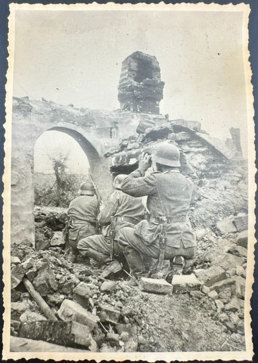 WW2 German Photo Stalingrad 1942 Wehrmacht Soldiers Ruins Infantry Battle Vintag