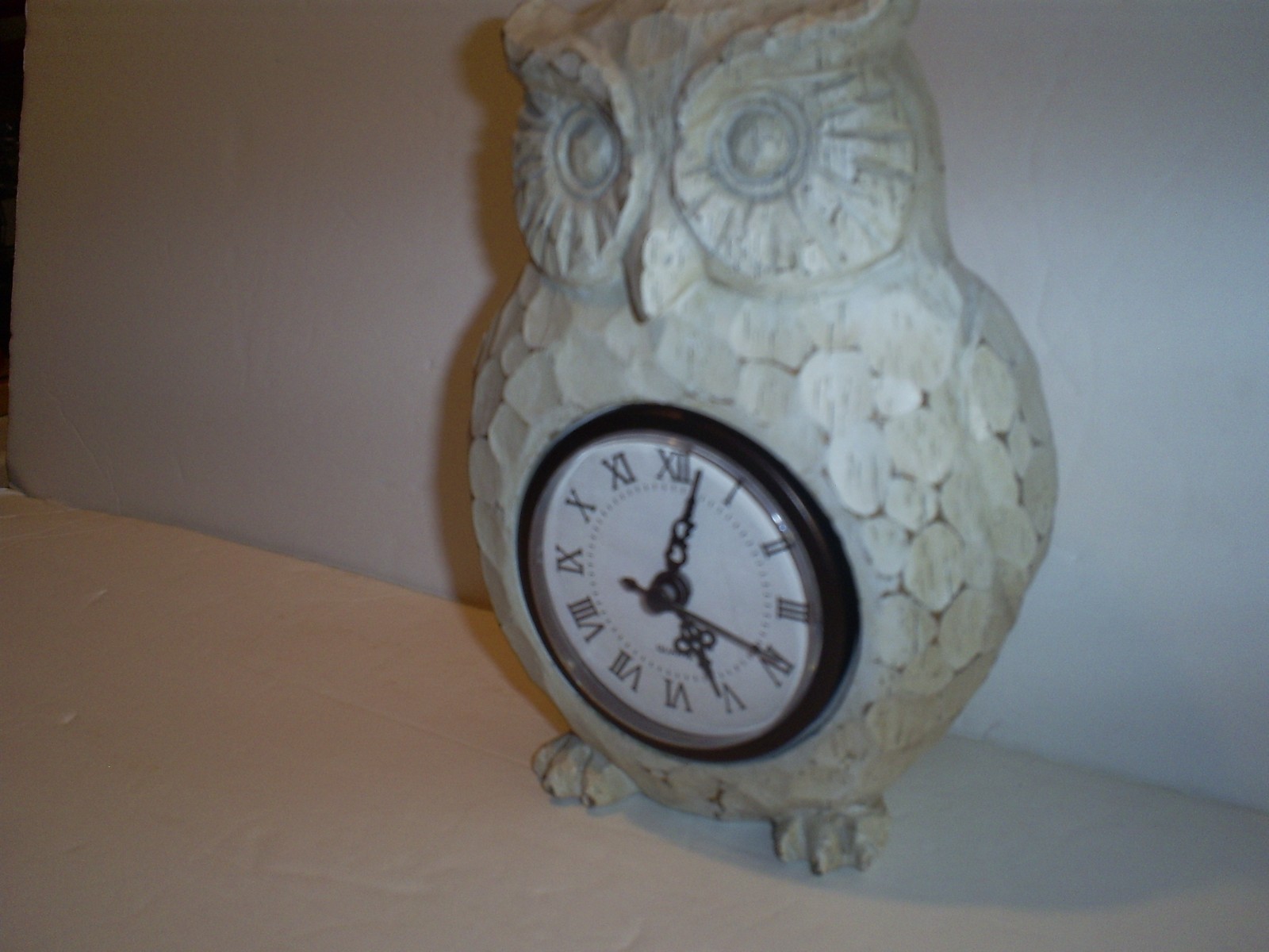 Beautiful Vintage Wood Owl Desk/Mantel Clock