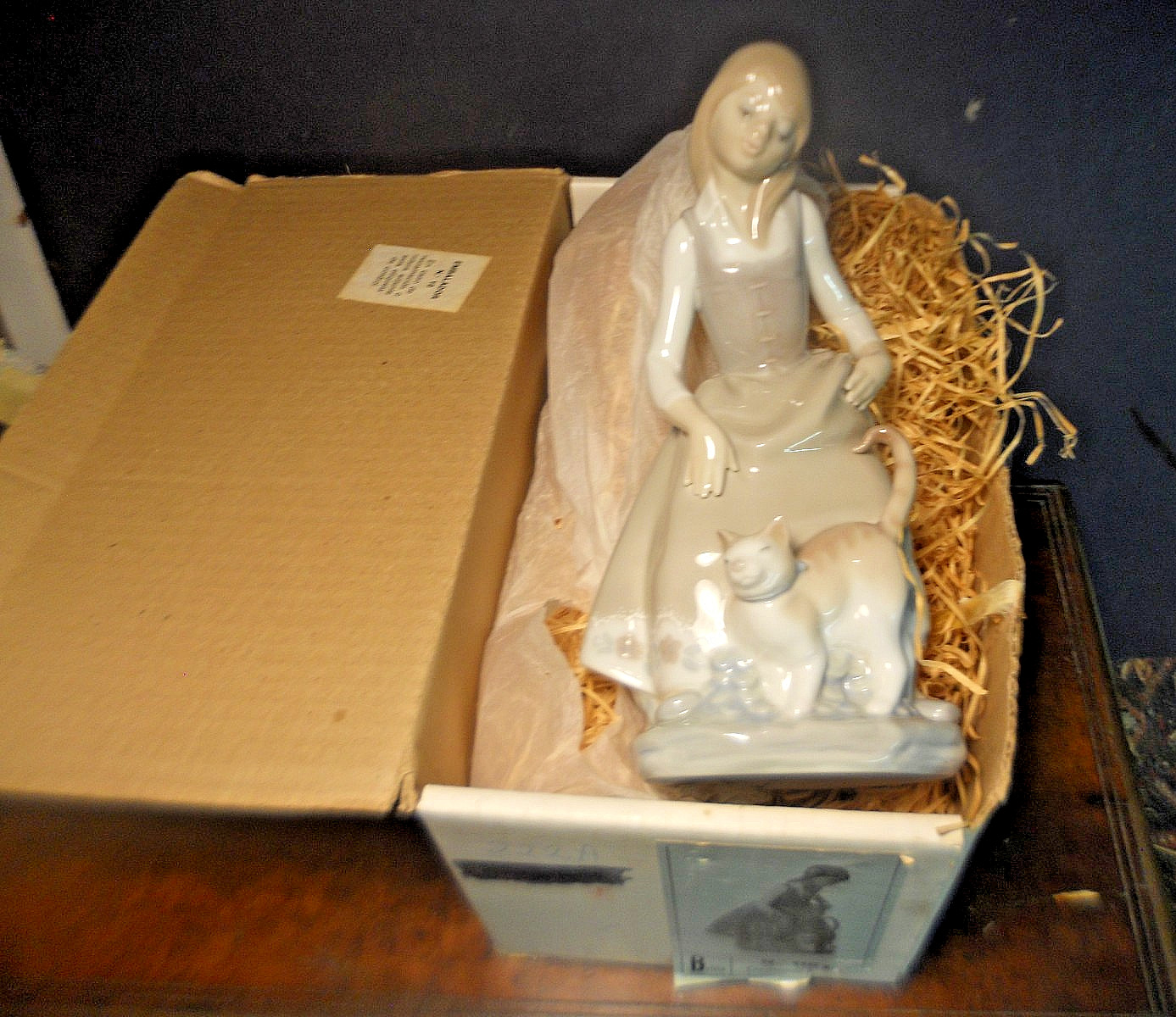 LLADRO No 1187 Girl With Kitten Cat Figurine ORIG. BOX STRAW Valencia Espana Mib