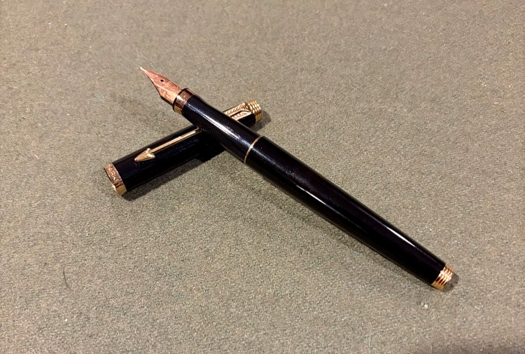 NOS Vintage Parker Premier Fountain Pen Black Lacquer 14K Gold Nib Medium France