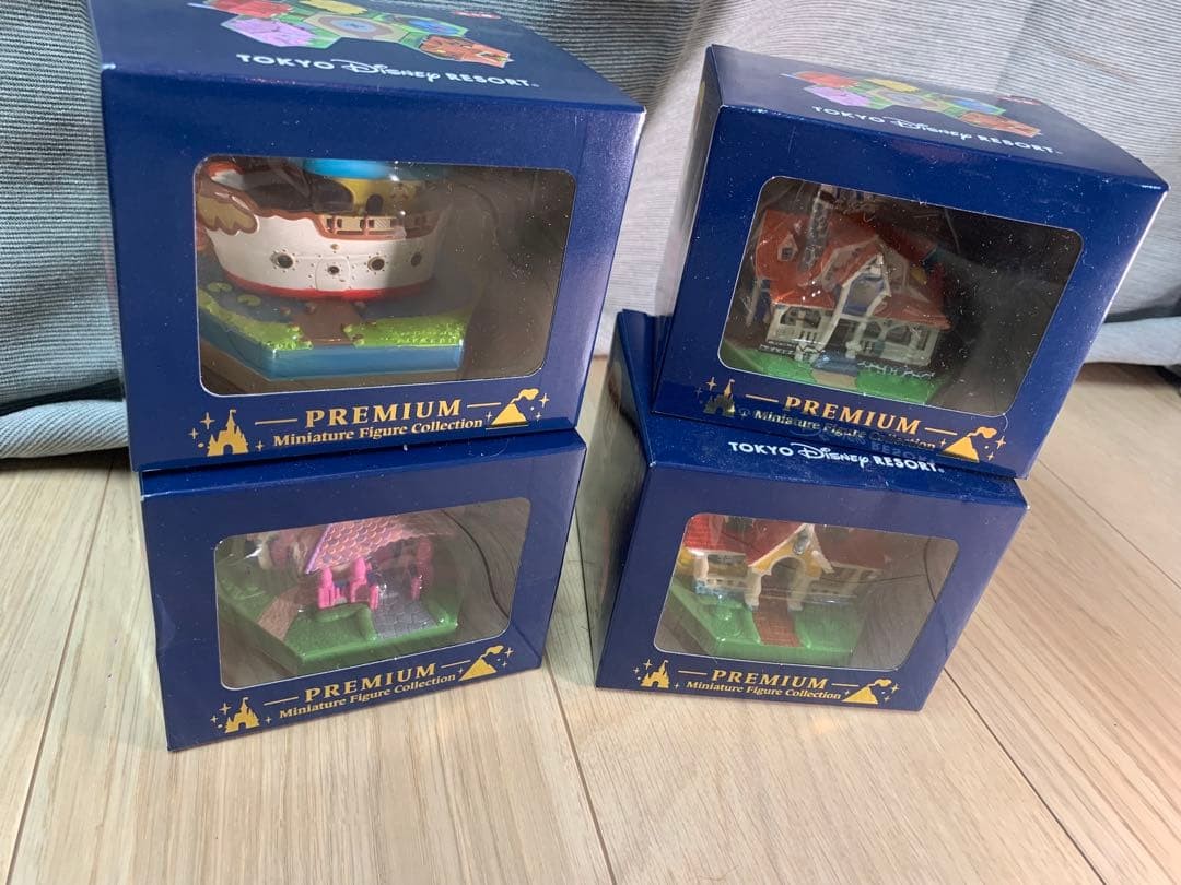 Disney Mickey Mouse Toontown Premium Miniature Figure Set 4 Official Collectibl