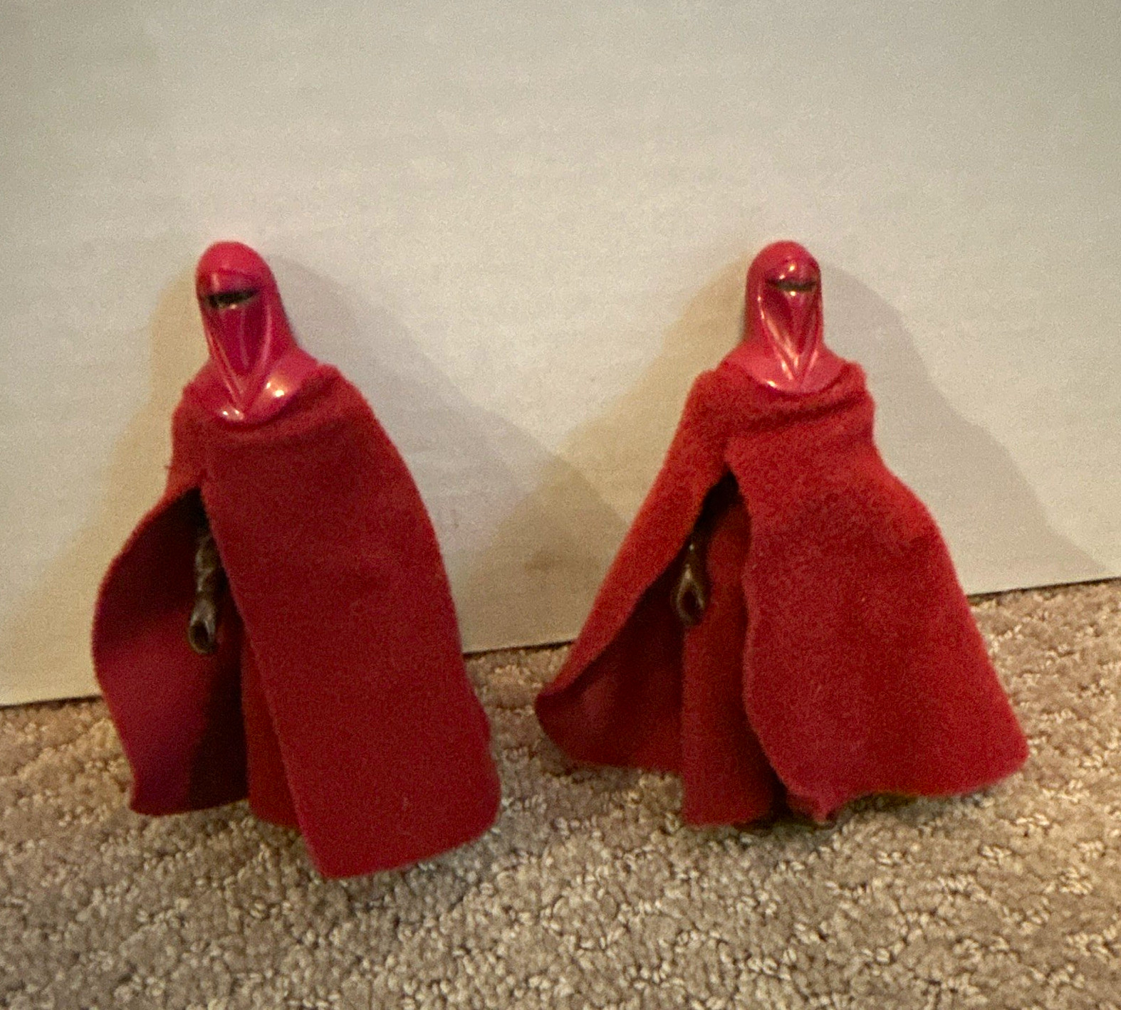 Star Wars Emperor\'s Royal Guard Red Hooded Robed Cloak Action Figures Lot (2)