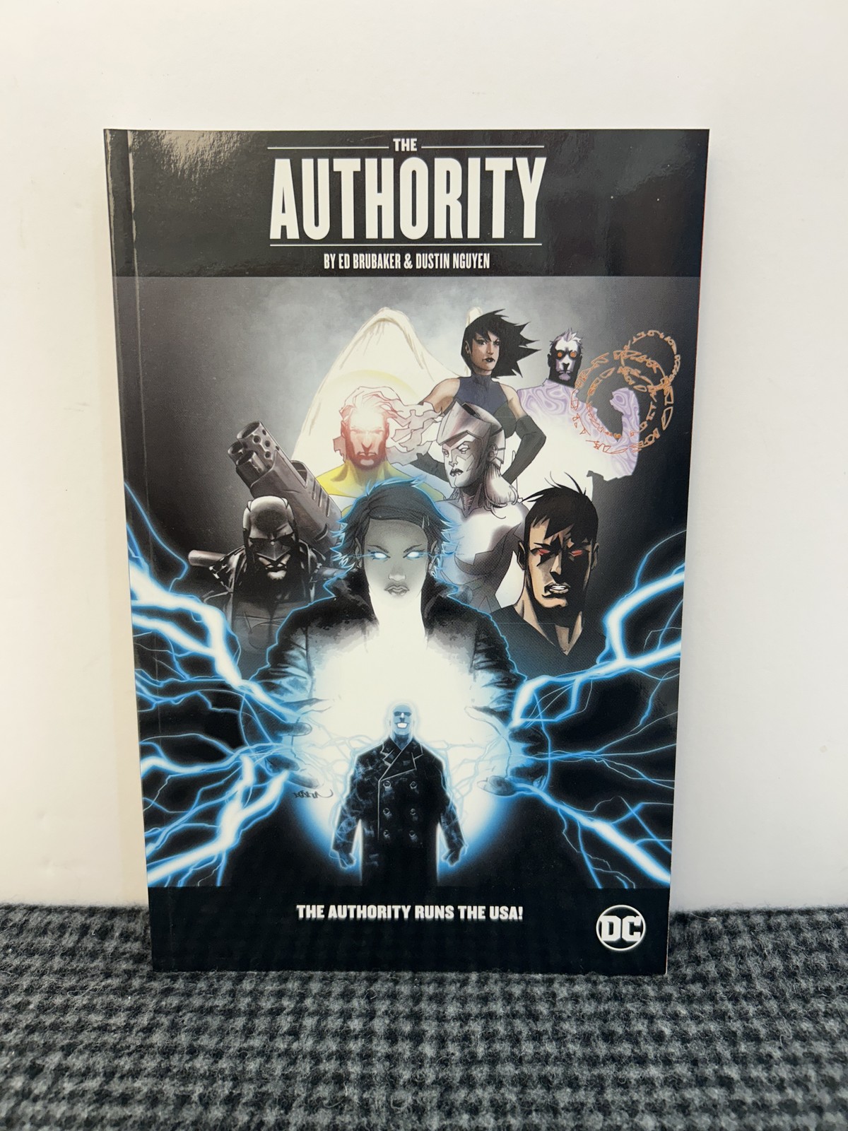 The Authority by Ed Brubaker & Dustin Nguyen DC Comics TPB 2019 Revolution #