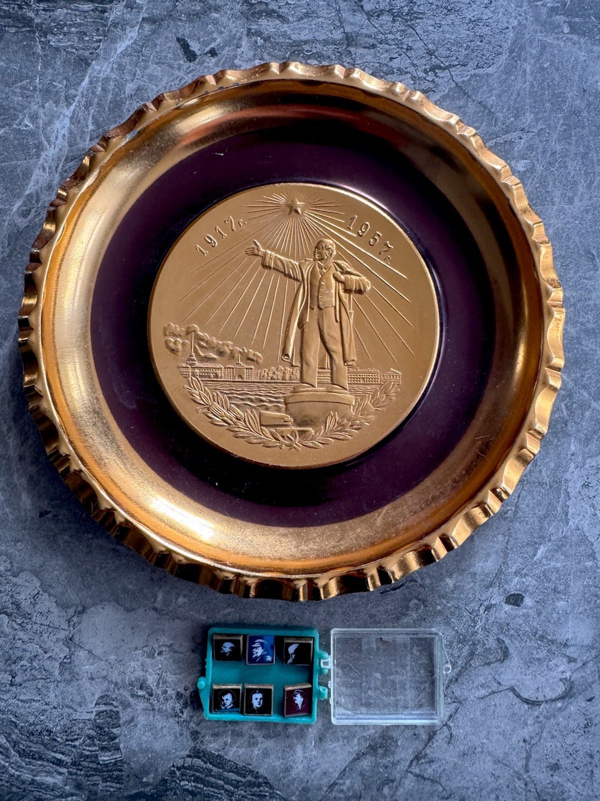 Vintage Set Of Soviet USSR Lenin 1917-1957 Decorative Plate 6 Mini Portrait Pins