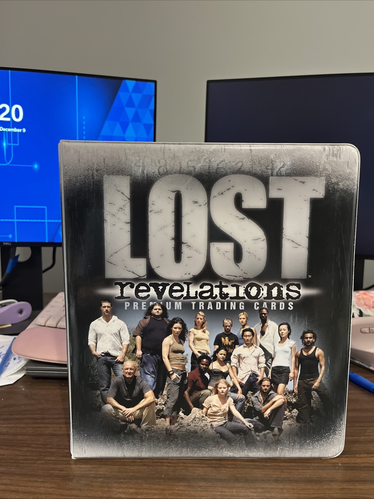 LOST REVELATIONS COLLECTOR BINDER 2006 + COMPLETE SET OF CARDS 