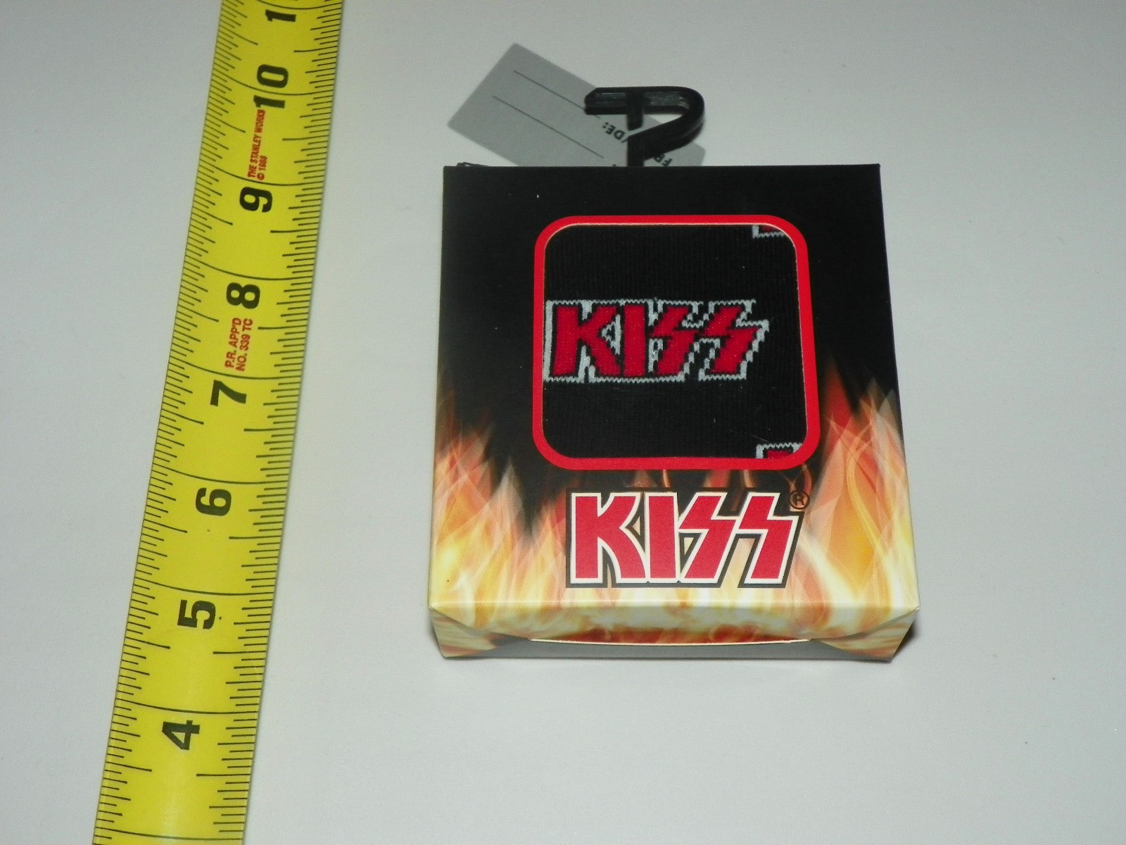 KISS BRANDED CREW SOCKS GIFT BOX---A-15