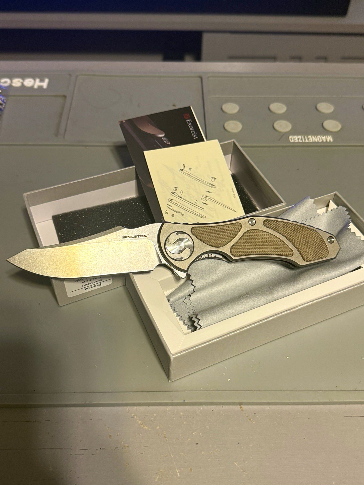 Real Steel Exorcist S35VN, Ti handles with Green Micarta