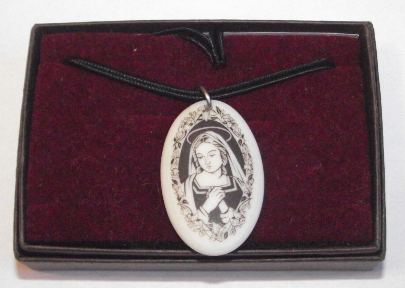 Touchstone pottery Mary mother of God Queen of saints porcelain pendant necklace