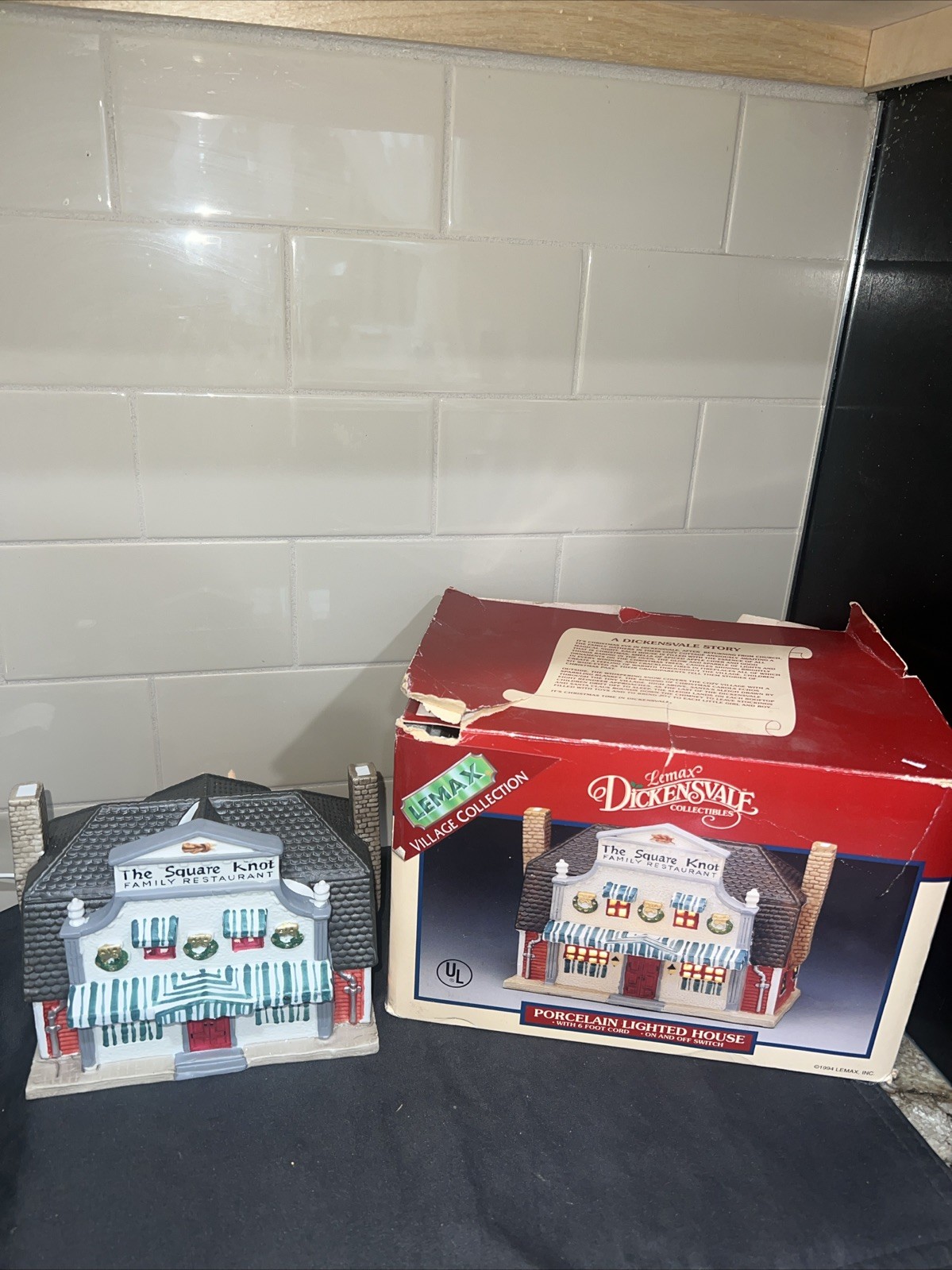 Lemax 1994 The Square Knot Rest Hearthside Dickensvale Caddington Lighted House
