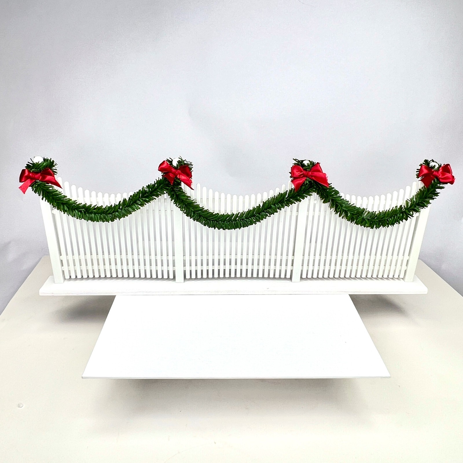 Charming Byers’ Choice White Picket Fence With Garland And Red Bows 20\