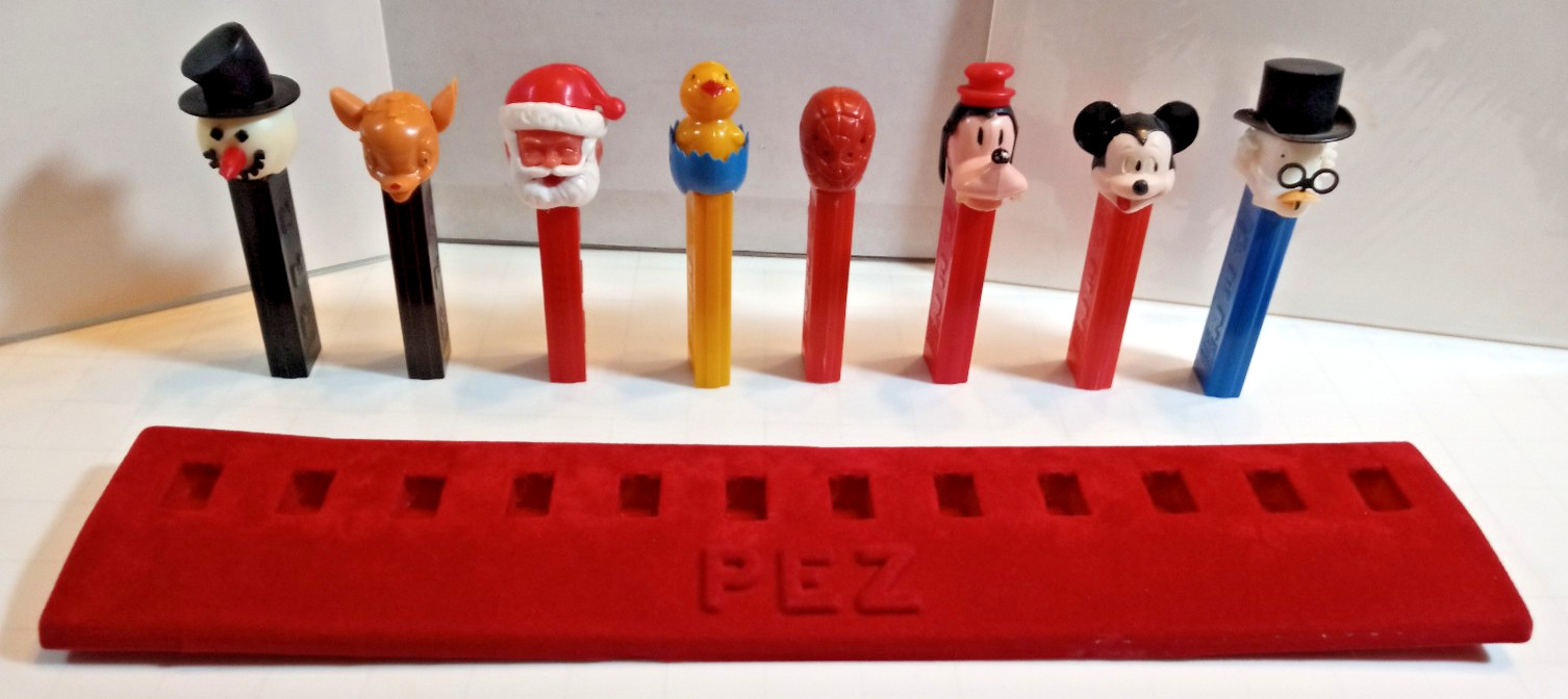 Vintage PEZ NO FEET Red Felt Display Stand For 12 PEZ Lot Scrooge Rudolph Mickey