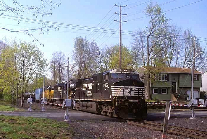 NS 9902 @ SEWAREN, NJ_MARCH 24, 2011    ORIGINAL TRAIN SLIDE