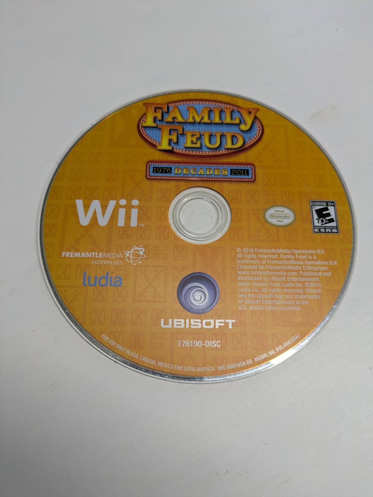 Family Feud Decades 2011 Edition Wii Video Game Party Trivia Multiplayer