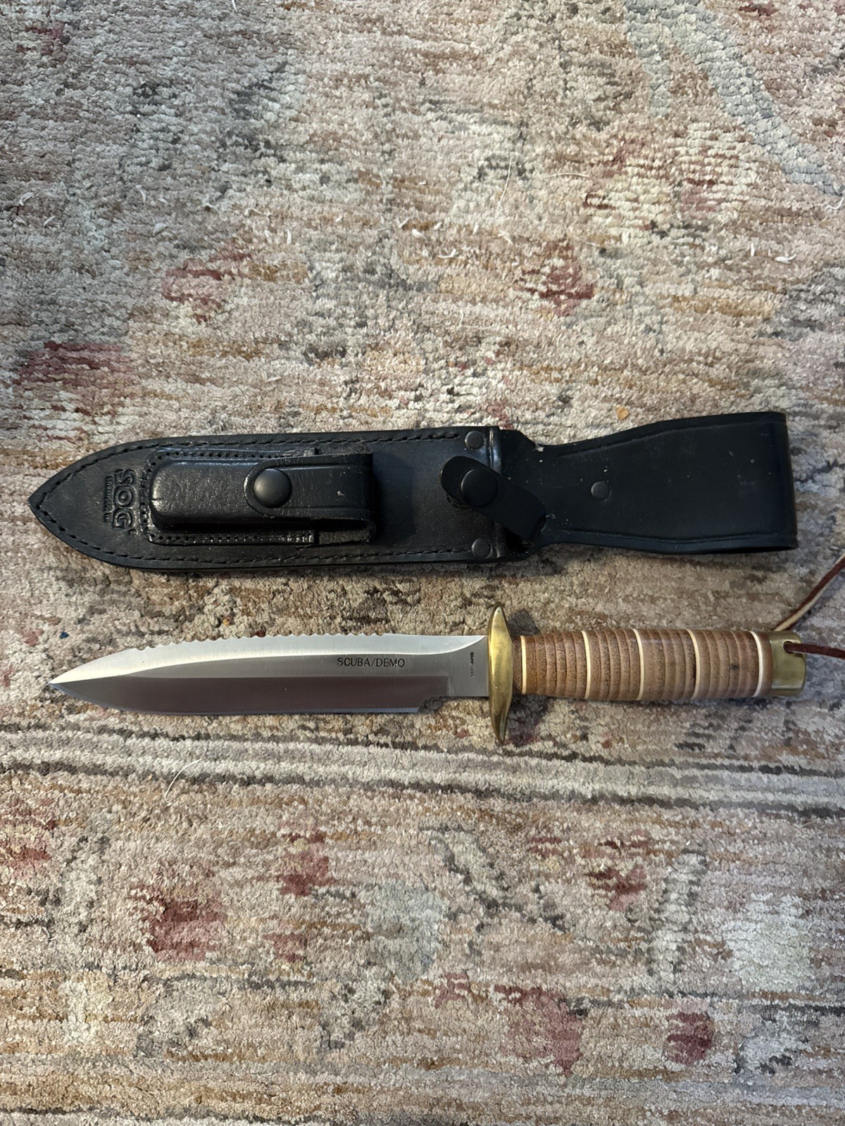 NEW- without box SOG Scuba/Demo Knife