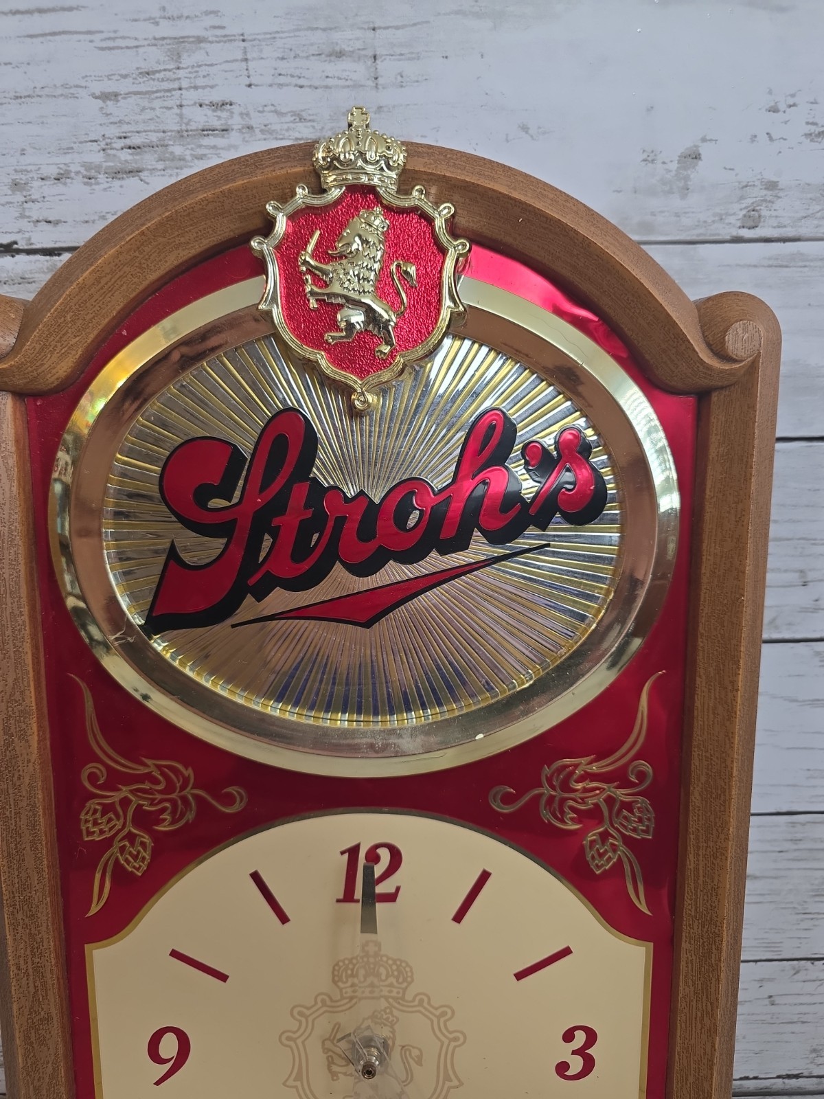 Vintage 1985 Stroh’s Beer Lighted Motion Clock Sign Bar Advertisement Mancave