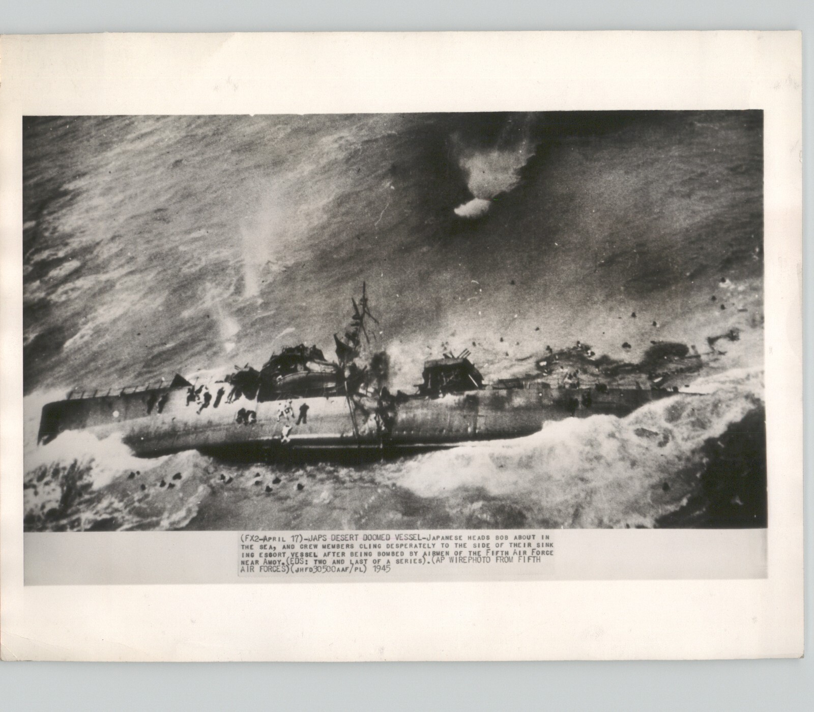 Terrifying Remarkable WWII Vintage 1945 Press Photo BOMBED Japanese Ship SINKING