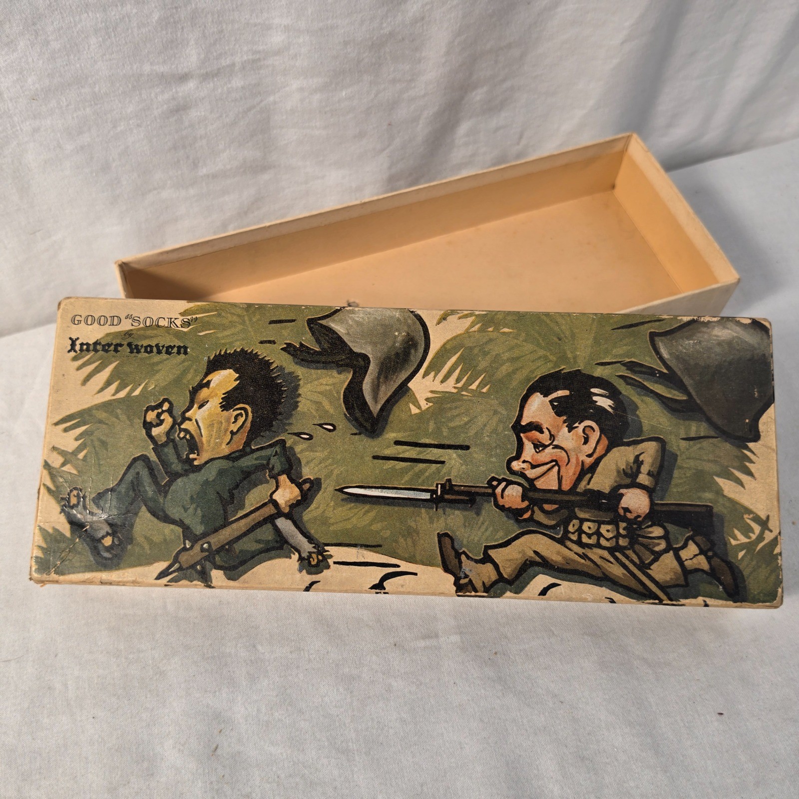 Vintage 1942 WWII Interwoven Socks Box MacArthur Propaganda Military War Art