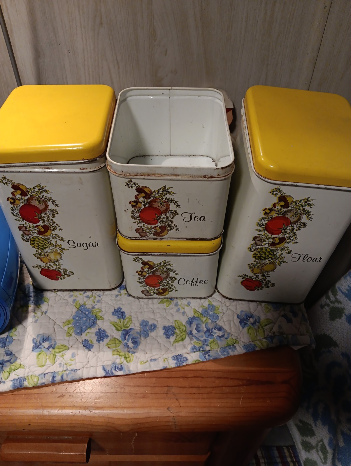 Vtg 1970s Cheinco Spice of Life Metal Canister Set of 4 Tins Yellow lids