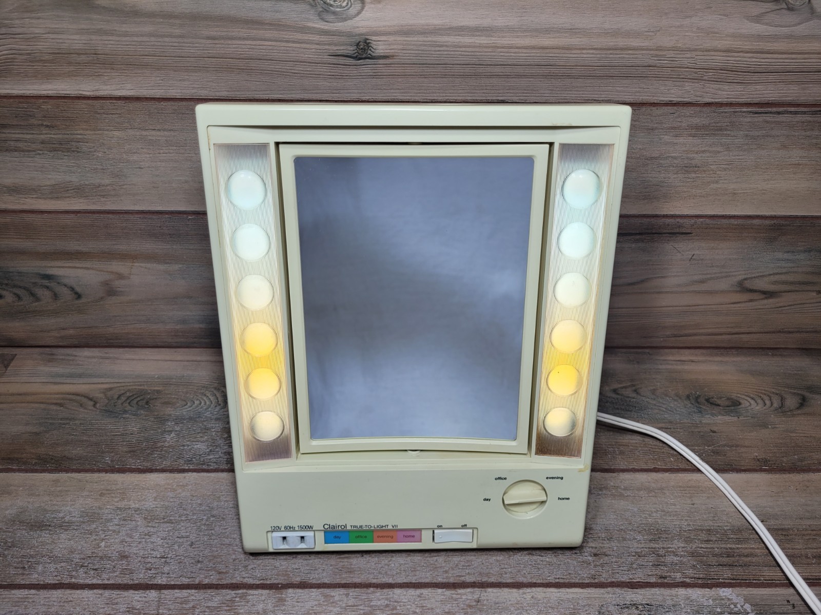 Vintage CLAIROL True to light VII Lighted Make Up Magnifying Mirror LM-7 *Tested