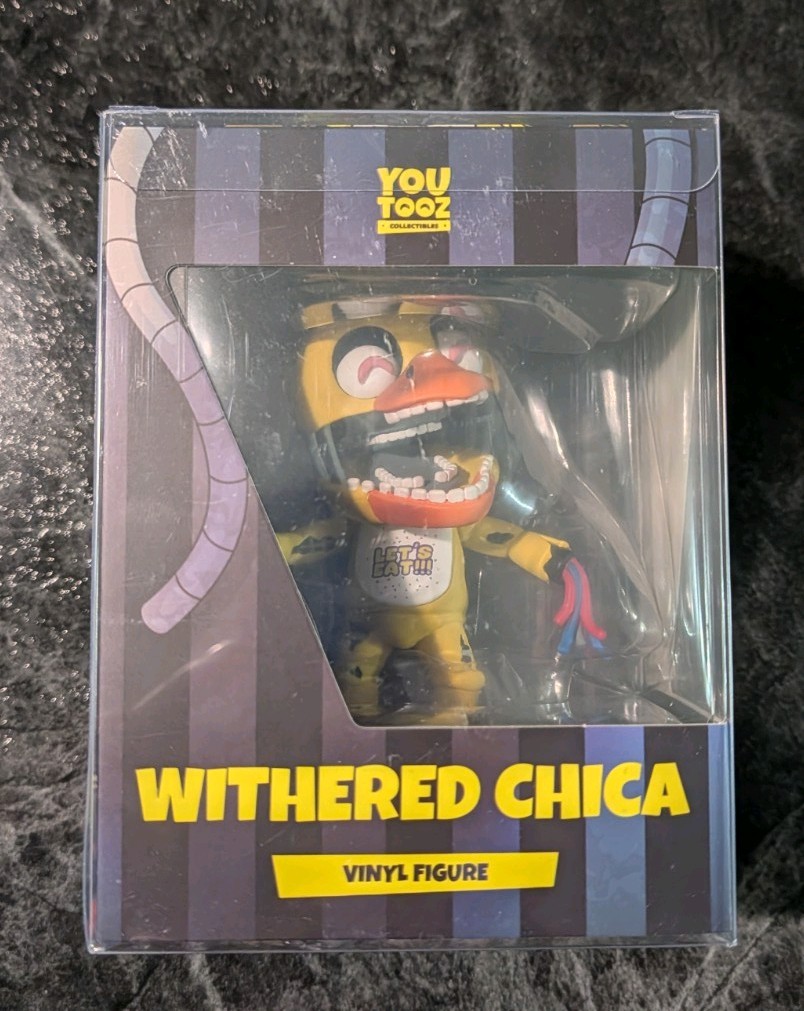 Youtooz: Five Nights at Freddy's Collection Withered Chica Vinyl #42 W/Protector