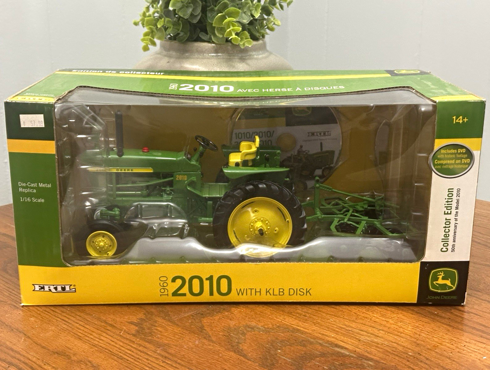 John Deere 2010 w/ KLB Disk Collector Edition 1/16 Die-Cast Metal Replica