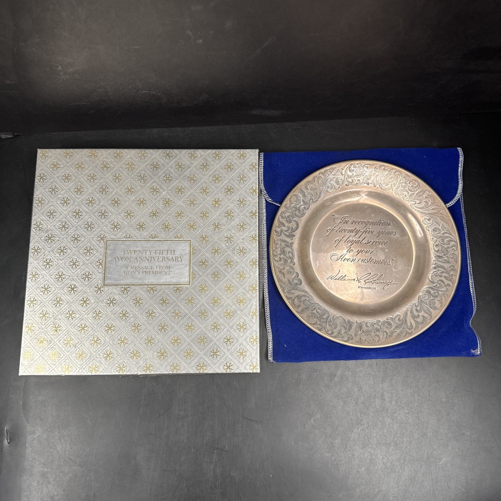 Vintage 1976 Avon 25 Year Service Award Sterling Silver Plate 8.4 oz Box  Sleeve