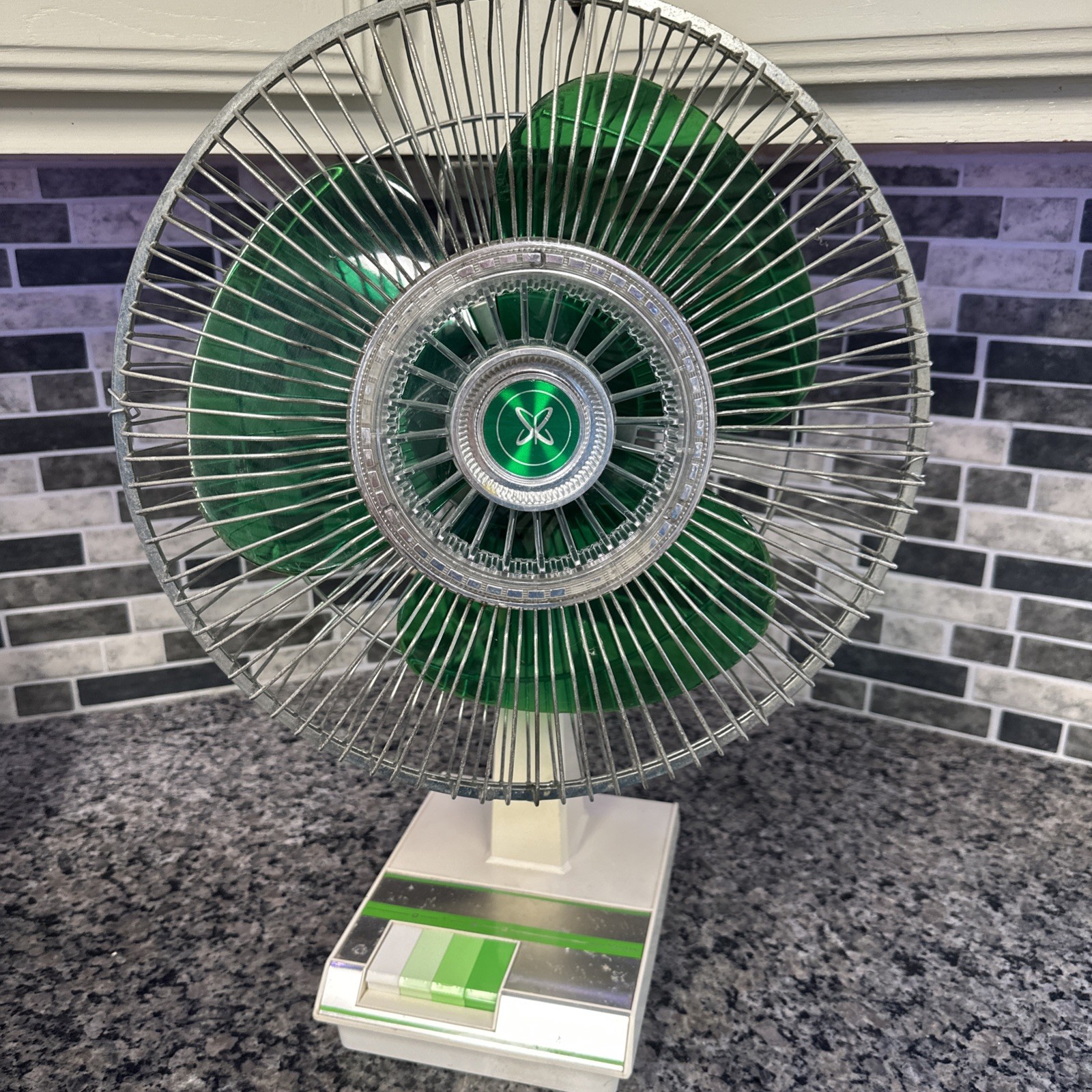 Vintage Rare Green Lasco Sears RoebuckTilting OscillatingAtomic Logo Fan 3 Speed