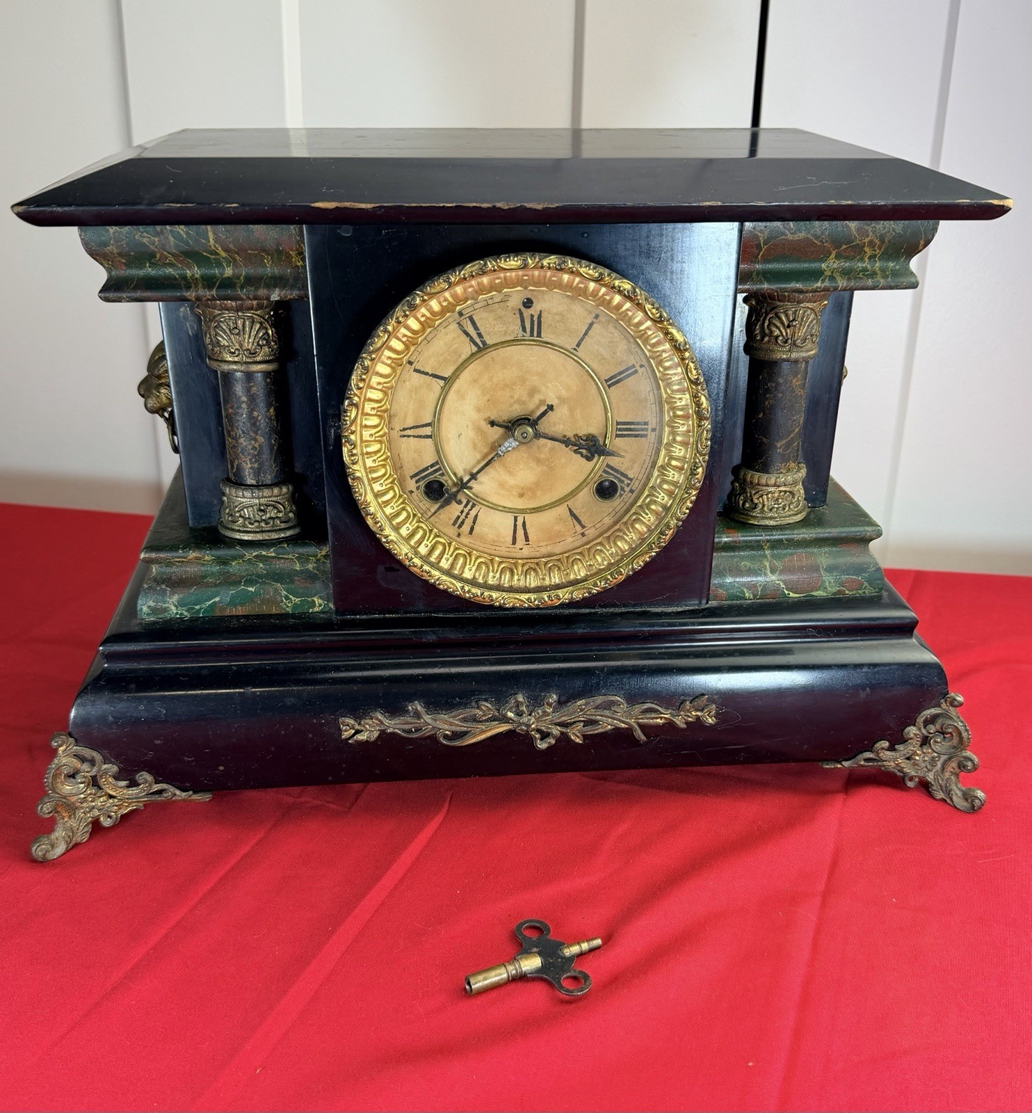 Antique Ingraham 4 Column Lion Head Green Faux Marble Mantel Clock 8 Day