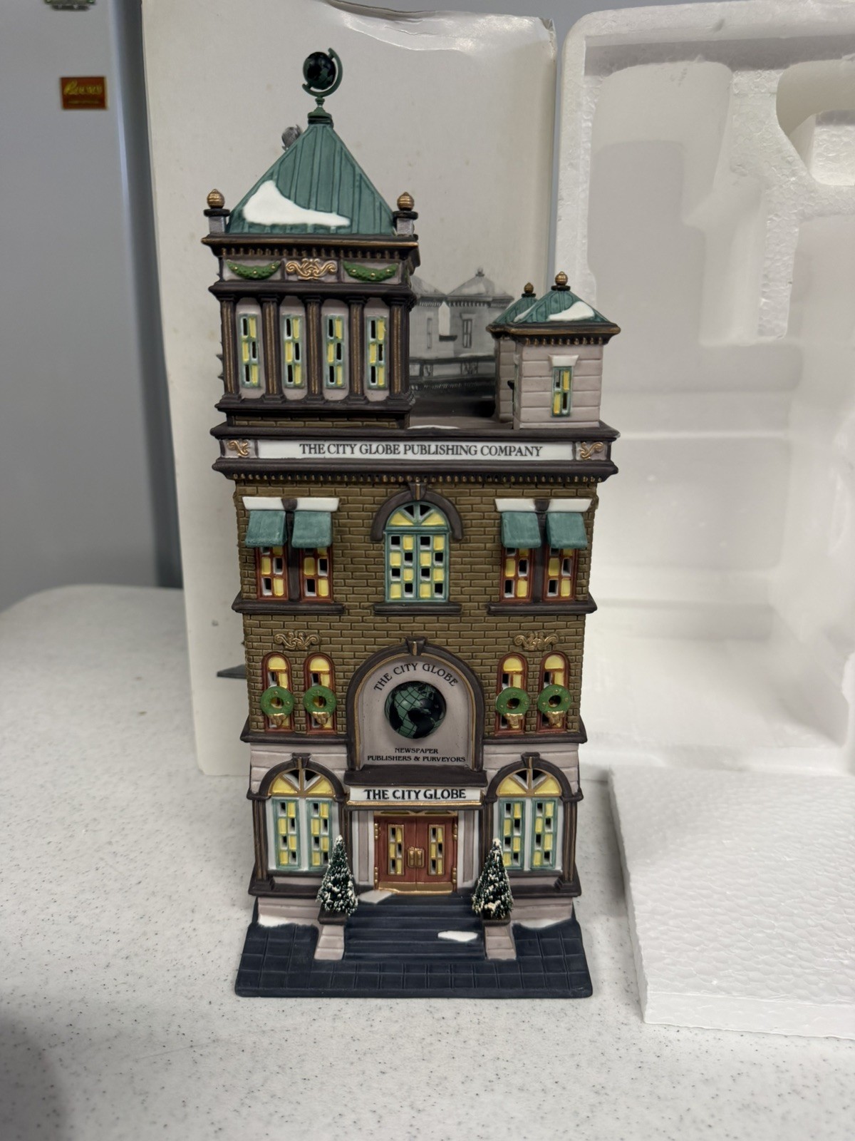 Department 56 Heritage Village The City Globe Handpainted Porcelain House