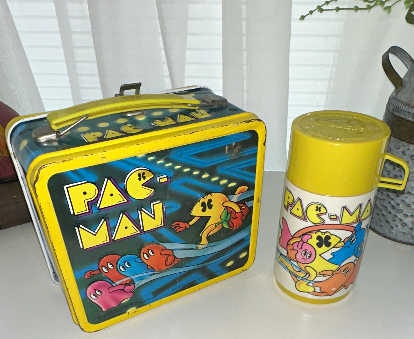 Aladdin Pac-Man Vintage Metal Lunch Box with Matching Yellow Thermos