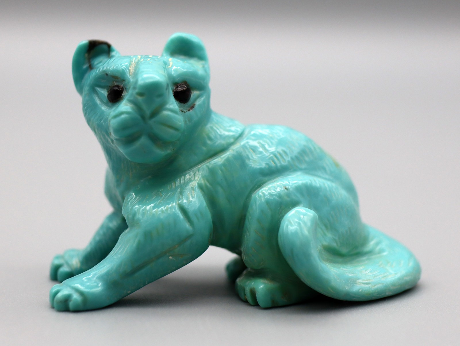 Dan Quam (d) Turquoise Zuni Mountain Lion Fetish