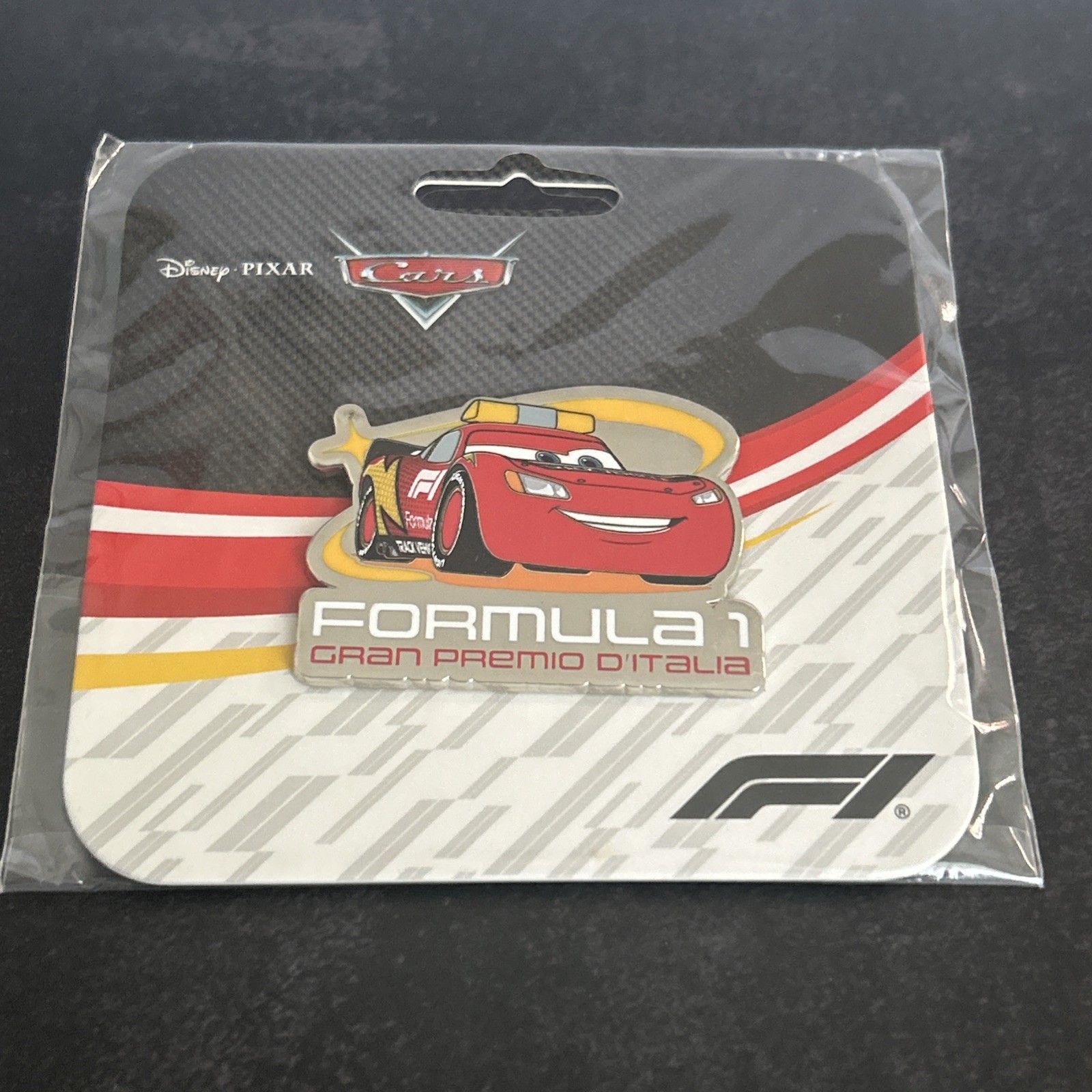 Disney Pixar Cars Formula 1 Gran Premio Lightning McQueen Pin X Series NWT