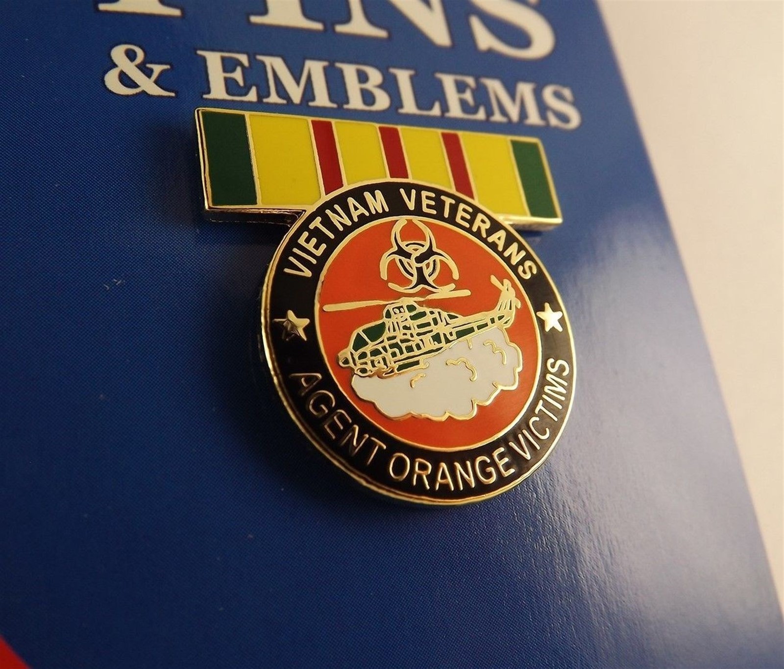 Vietnam Veterans AGENT ORANGE VICTIMS  Lapel Pin Enamel 1