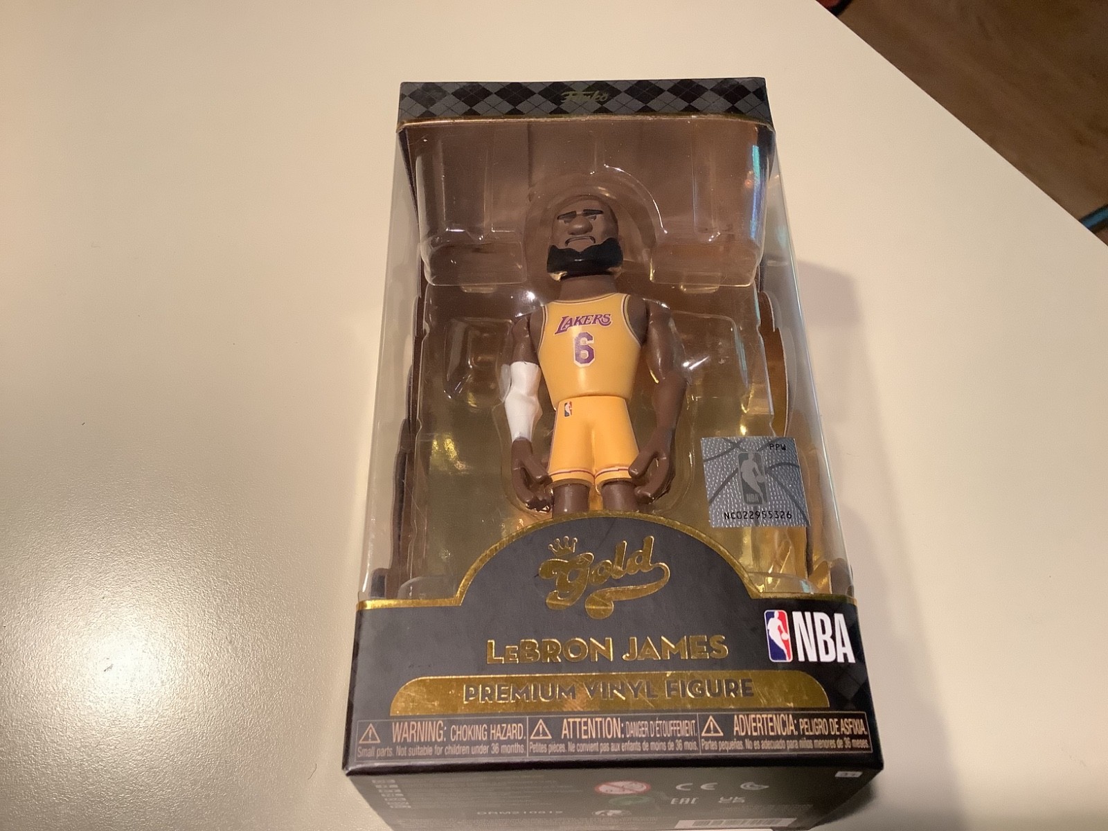 FUNKO GOLD LEBRON JAMES PREMIUM VINYL FIGURE  5” Yellow JERSEY NIB