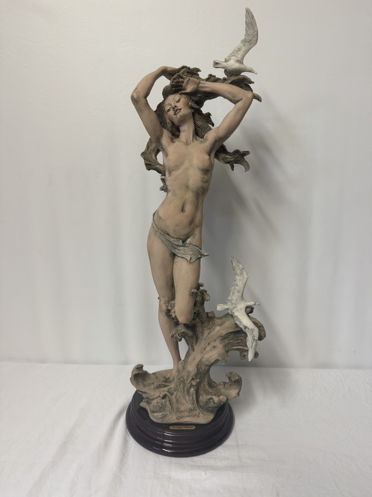 Giuseppe Armani- Florence The Sea Wave Figurine  Signed & Numbered- Italy