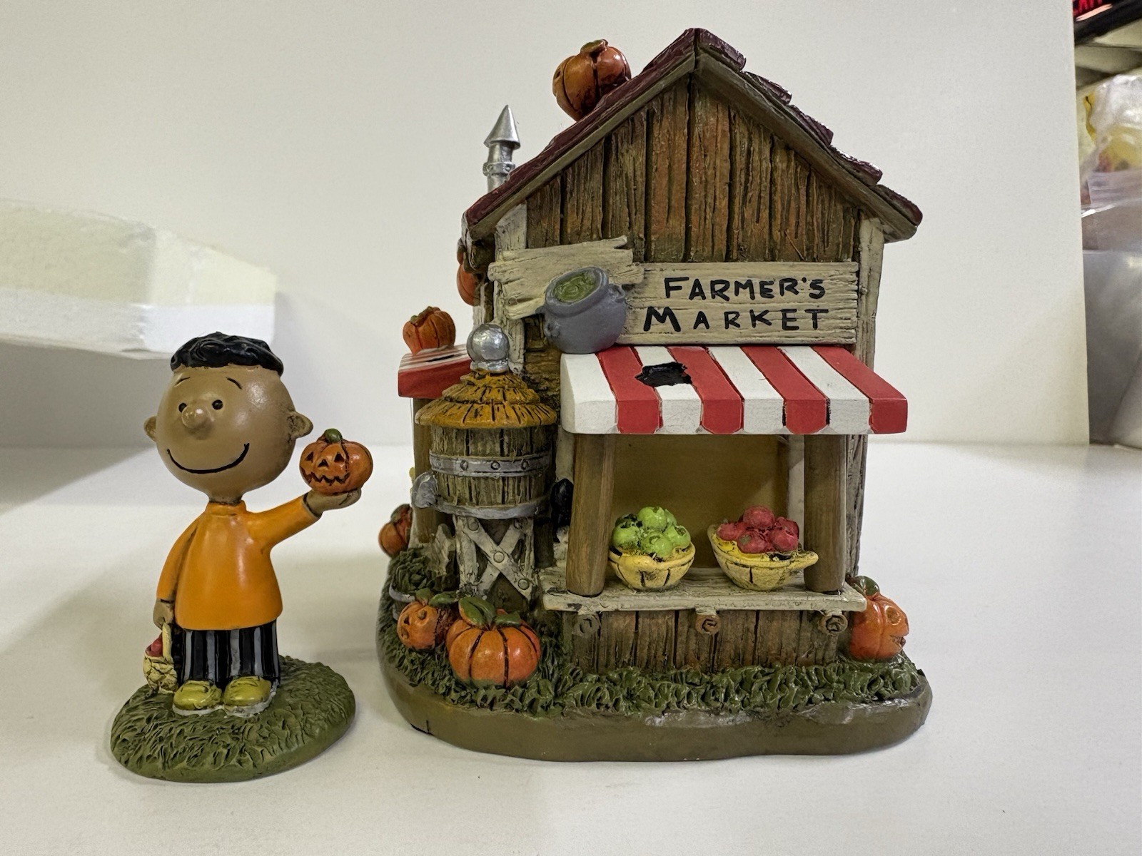 New Hawthorne Village Peanuts Trick or Treat Franklin’s Farmer's Market Retired