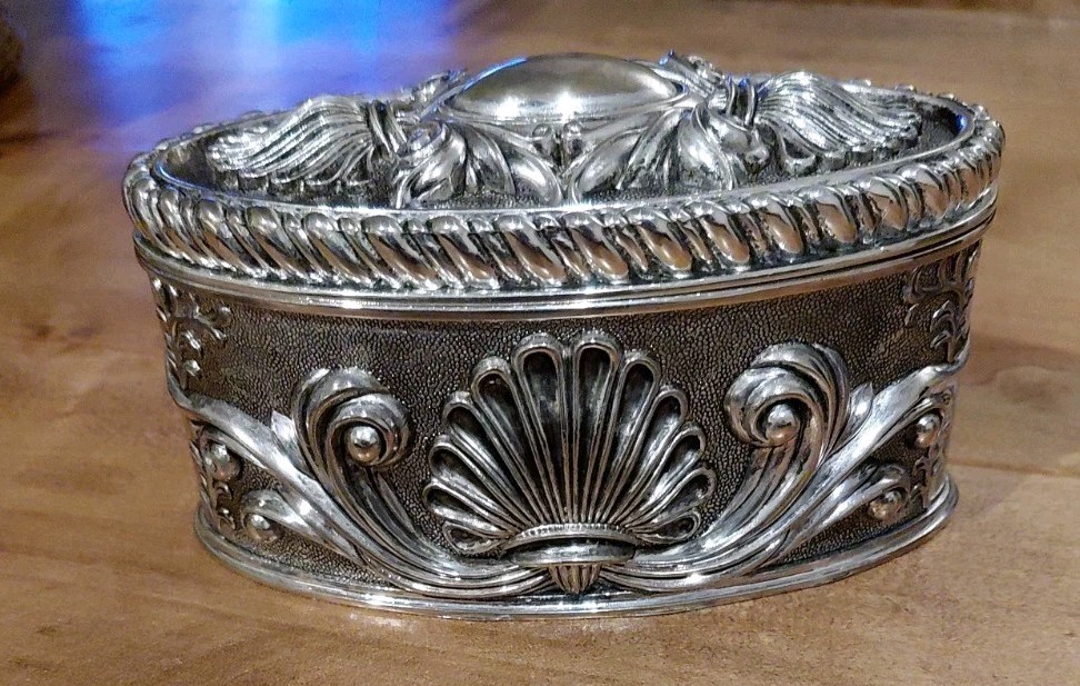 Beautiful Vintage Metal Silverplated Jewelry Box With Velvet Lining